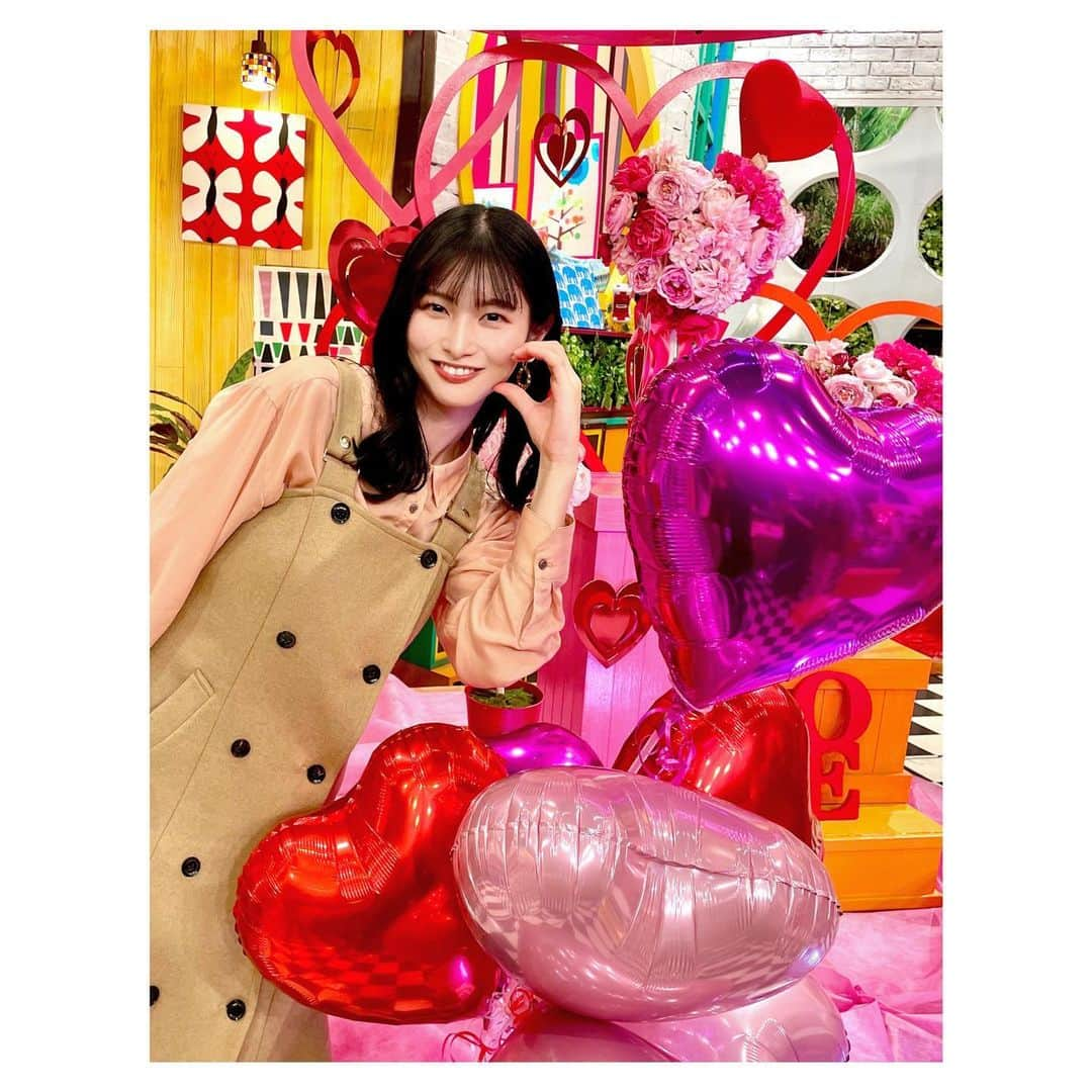 大島璃乃さんのインスタグラム写真 - (大島璃乃Instagram)「Happy Valentine’s Day🍫 Thank you for always caring about me.❤️Please keep cheering for me.🙋🏻‍♀️✨✨✨  #バレンタイン #バレンタインデー  #ハッピーバレンタイン #チョコ #バレンタイン限定  #王様のブランチ #衣装 #衣装提供  #スタジオ #セット #スタジオ撮影 #スタジオ写真  #秋冬コーデ #秋冬ファッション #ファッション  #ファッションコーデ #ファッションコーディネート  #低身長コーデ #低身長ファッション #低身長  #153cmコーデ #153  #valentine #valentinegifts #valentineday  #happyvalentine #happy #happyvalentinesday❤️  #chocolate #chocolatelover」2月14日 21時31分 - oisland_rino25