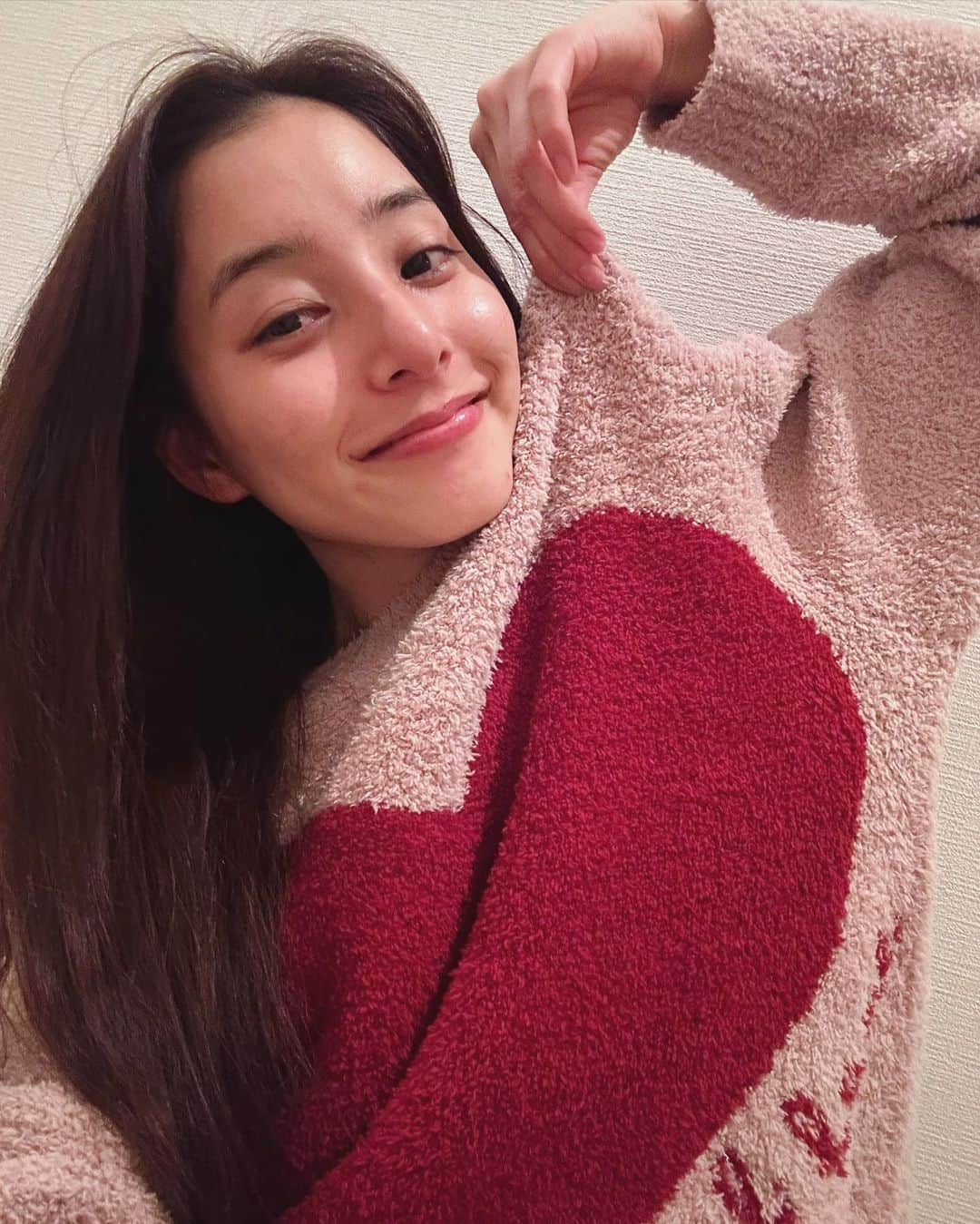 新木優子さんのインスタグラム写真 - (新木優子Instagram)「Happy Valentine's Day ☺️♡ 明日は朝早いのでお休みなさい🌛」2月14日 23時01分 - yuuuuukko_