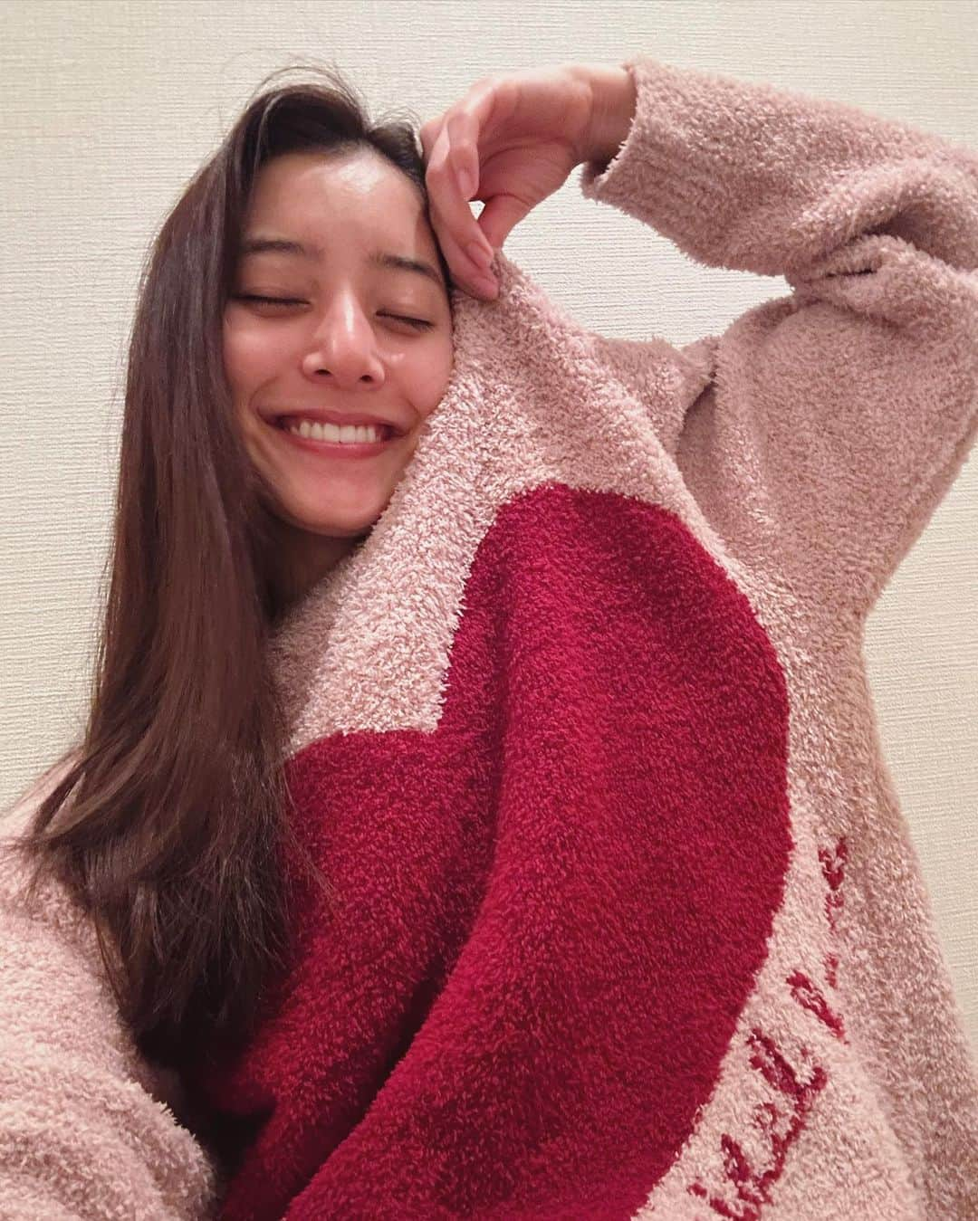 新木優子さんのインスタグラム写真 - (新木優子Instagram)「Happy Valentine's Day ☺️♡ 明日は朝早いのでお休みなさい🌛」2月14日 23時01分 - yuuuuukko_