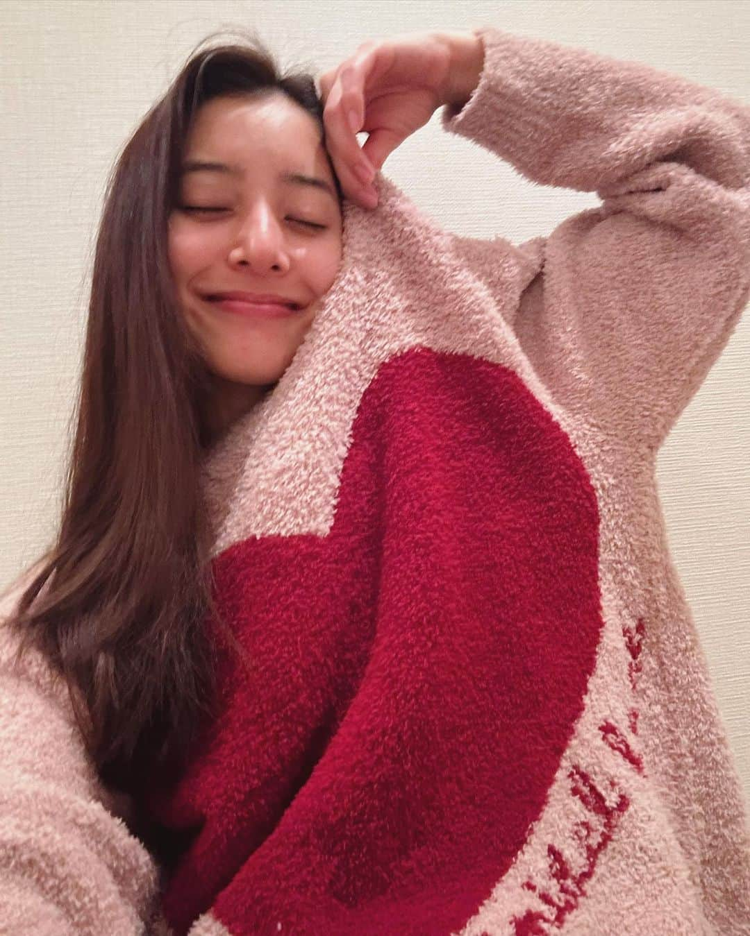 新木優子さんのインスタグラム写真 - (新木優子Instagram)「Happy Valentine's Day ☺️♡ 明日は朝早いのでお休みなさい🌛」2月14日 23時01分 - yuuuuukko_