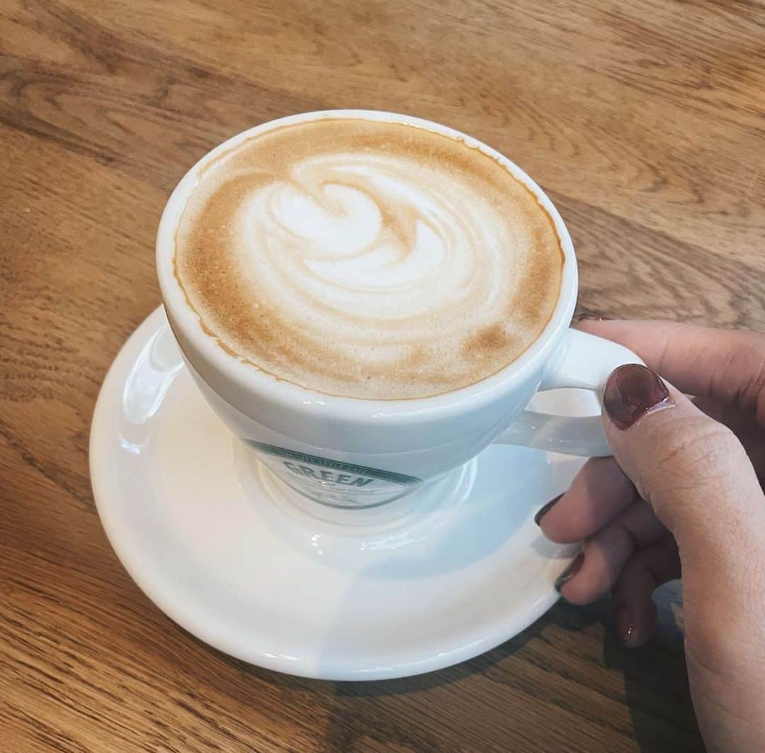 愛菜さんのインスタグラム写真 - (愛菜Instagram)「@beansgaragecoffee ☕️ たまごサンド🥚にアボガド🥑 トッピングの最高のコンビ🤤💓 美味しかった💋 ここのノンカフェインのコーヒー妊娠中ずーーっと飲んでたくらい ハマってた😋✨  #代官山カフェ」2月15日 18時15分 - ainaaa0622