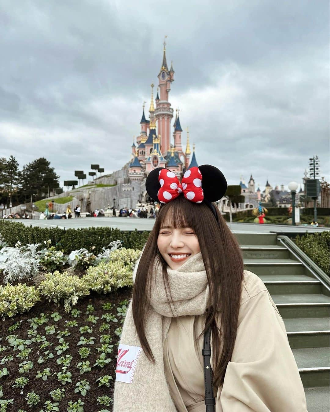 NittaSachikaさんのインスタグラム写真 - (NittaSachikaInstagram)「Disneyland Paris 🏰💗  念願やったピンクのオーロラ姫城🥺！ 来れたよ〜〜嬉しい。 入り口からピンクの建物で、メルヘンで溢れとったなぁ🎠  最後は爆睡の盗撮👶🏼  写真はあんまないし園内の雰囲気とかはまたYouTubeでアップするね🫶🏽」2月15日 19時57分 - chacch1