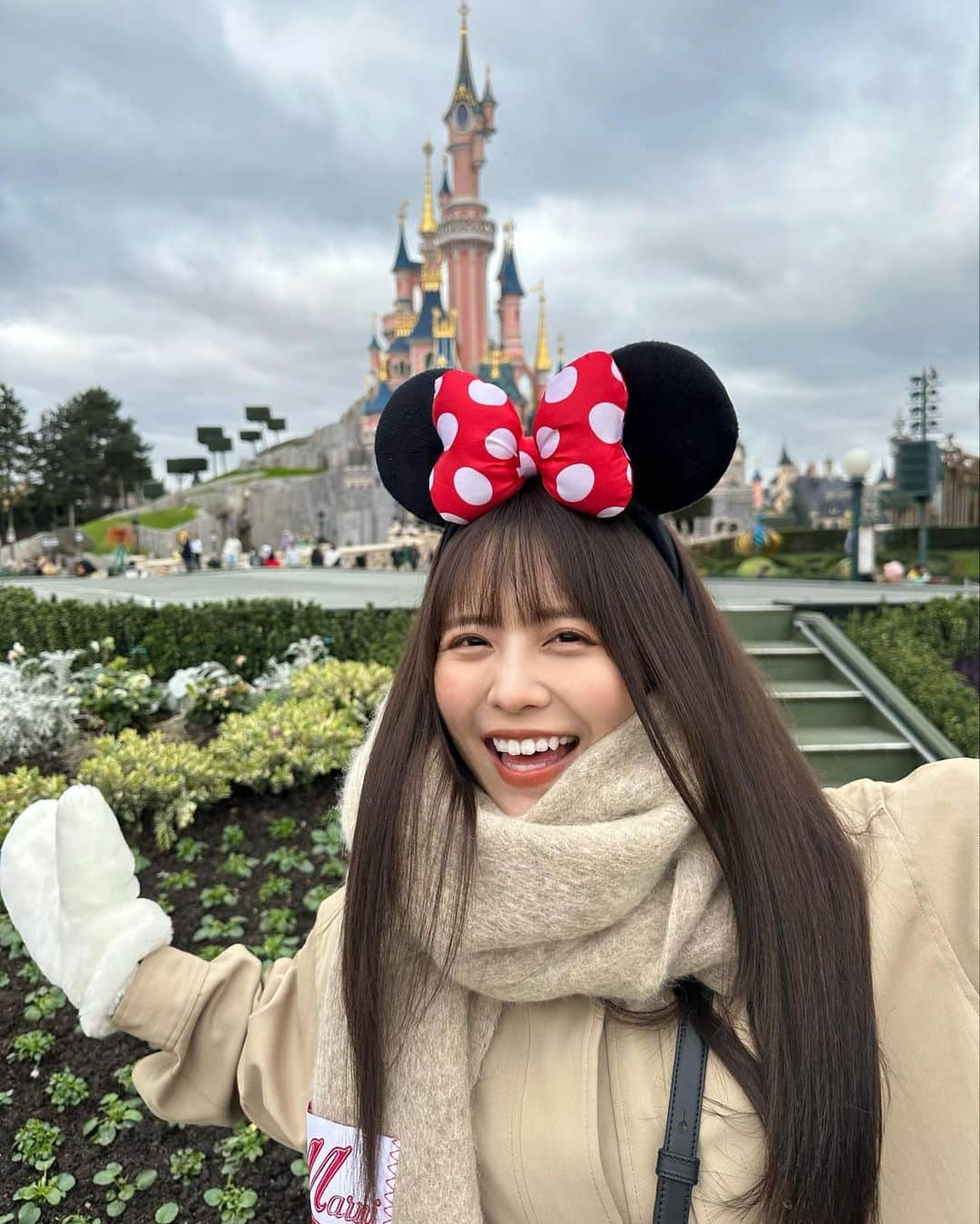 NittaSachikaさんのインスタグラム写真 - (NittaSachikaInstagram)「Disneyland Paris 🏰💗  念願やったピンクのオーロラ姫城🥺！ 来れたよ〜〜嬉しい。 入り口からピンクの建物で、メルヘンで溢れとったなぁ🎠  最後は爆睡の盗撮👶🏼  写真はあんまないし園内の雰囲気とかはまたYouTubeでアップするね🫶🏽」2月15日 19時57分 - chacch1