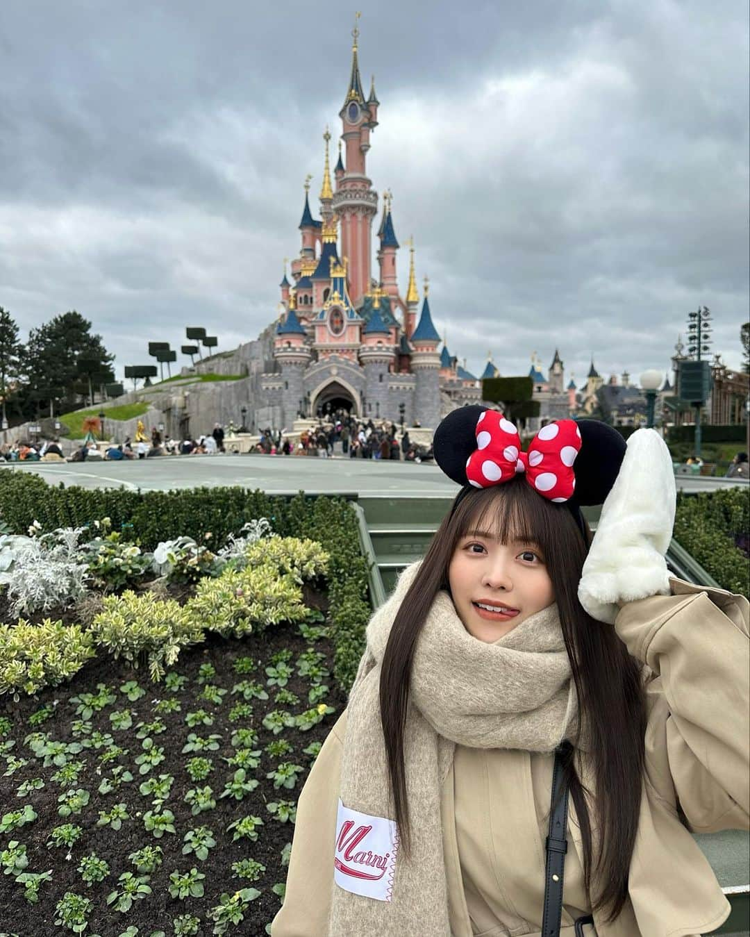 NittaSachikaさんのインスタグラム写真 - (NittaSachikaInstagram)「Disneyland Paris 🏰💗  念願やったピンクのオーロラ姫城🥺！ 来れたよ〜〜嬉しい。 入り口からピンクの建物で、メルヘンで溢れとったなぁ🎠  最後は爆睡の盗撮👶🏼  写真はあんまないし園内の雰囲気とかはまたYouTubeでアップするね🫶🏽」2月15日 19時57分 - chacch1