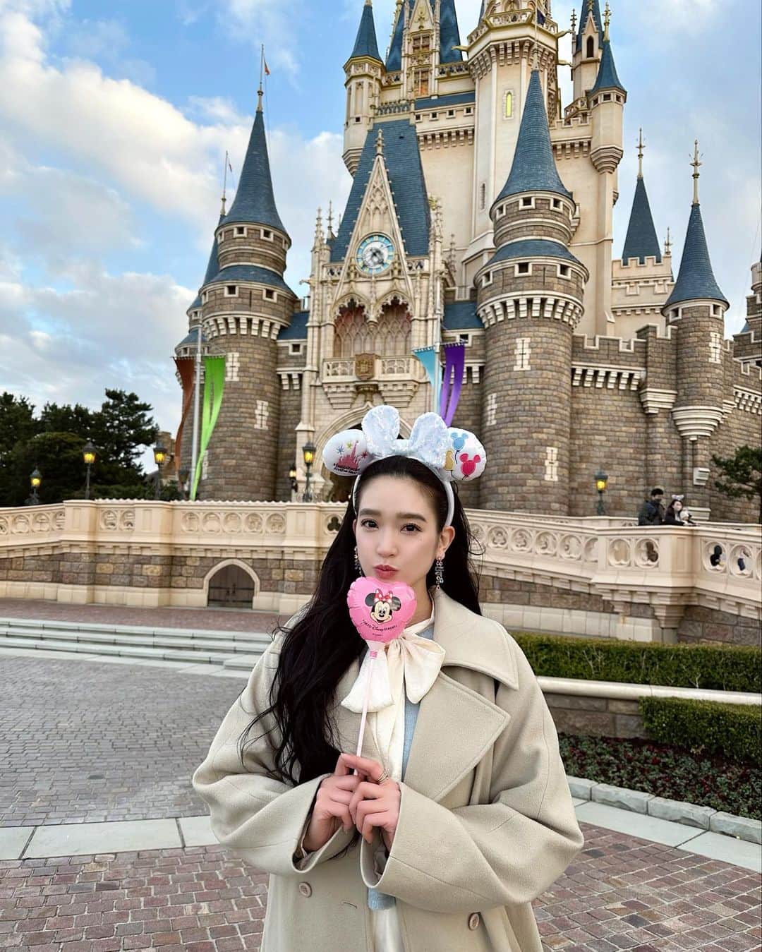 太田麻美さんのインスタグラム写真 - (太田麻美Instagram)「Disney land🏰💖  #disney #disneyland #東京ディズニーランド #ディズニー #夢の国 #ミニーマウス #ディズニー大好き」2月15日 21時51分 - asami0523