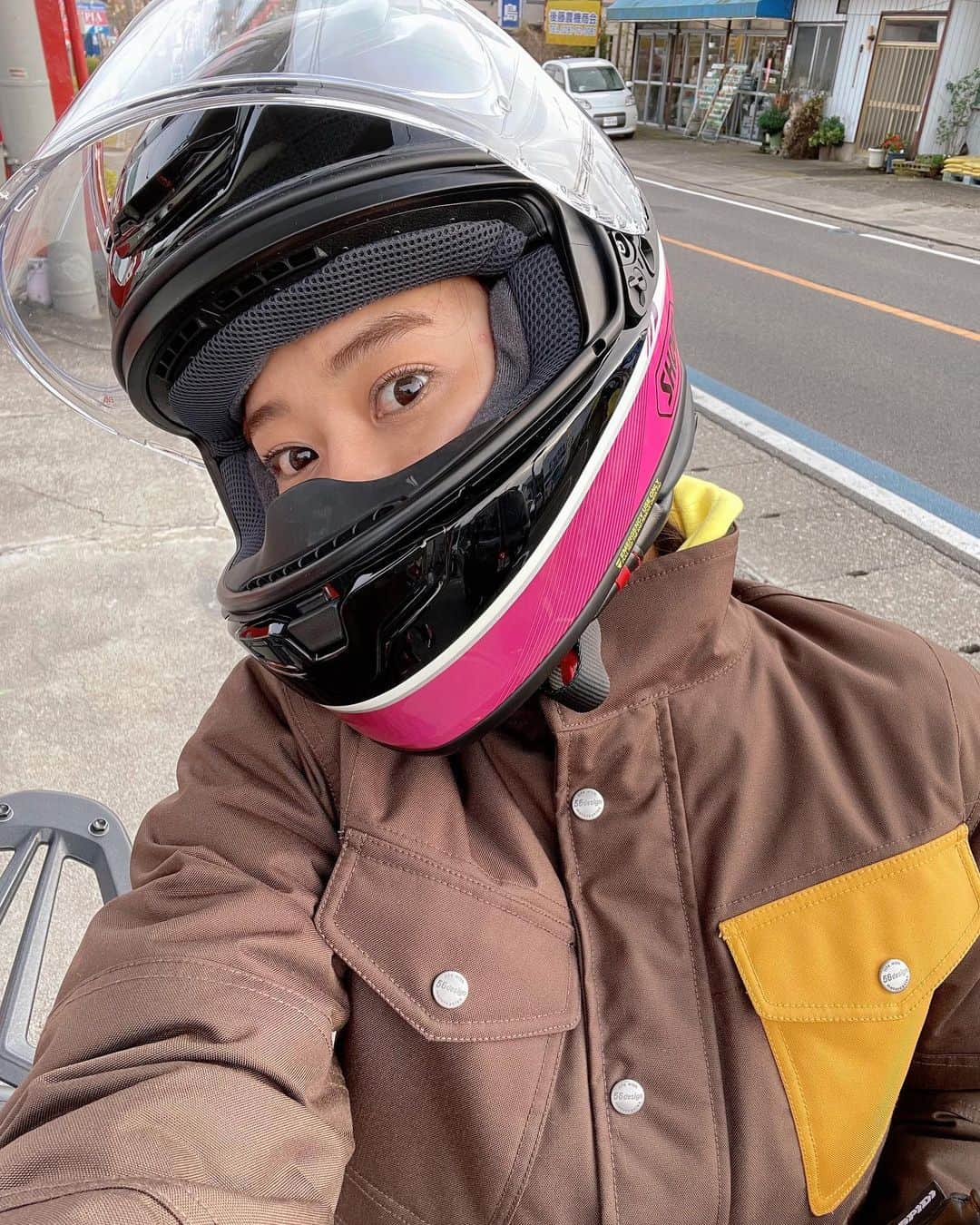 指出瑞貴さんのインスタグラム写真 - (指出瑞貴Instagram)「🏍🧖🏼‍♀️🍁 #magazine #モトナビ #motonavi # ...
