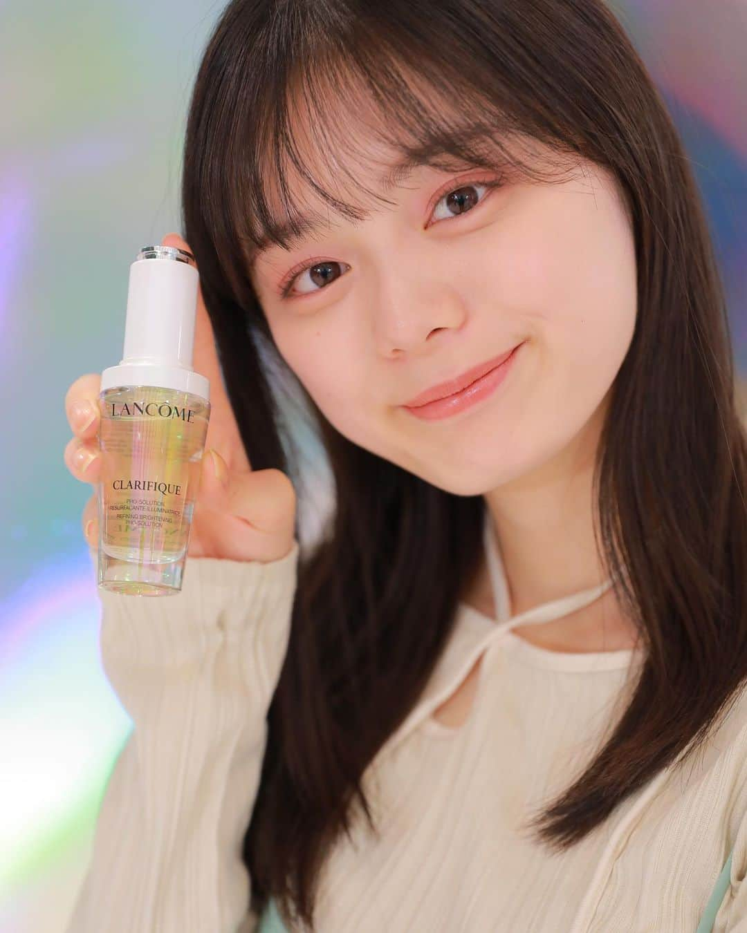 紺野彩夏さんのインスタグラム写真 - (紺野彩夏Instagram)「@lancomeofficial  2/10に発売された、 ランコム「クララフィック ブライトニング セラム」 のイベントにお邪魔しました！ 韓国で人気の美容施術「ウォーターピーリング」から着想を得た、「6QDx」美白美容液です。 私もいただいて使ってみましたが、みずみずしくお肌の透明感が上がった気がします、 みなさまもぜひ☺︎  #ランコム #クラリフィックブライトニングセラム  #pr」2月16日 20時02分 - ayaka_konno_official