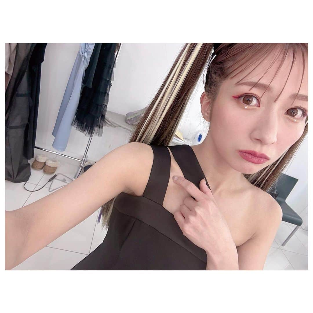 辻希美さんのインスタグラム写真 - (辻希美Instagram)「撮影🎥💓💓💓🙏" #ツインテール#アラフォー」2月16日 20時03分 - tsujinozomi_official