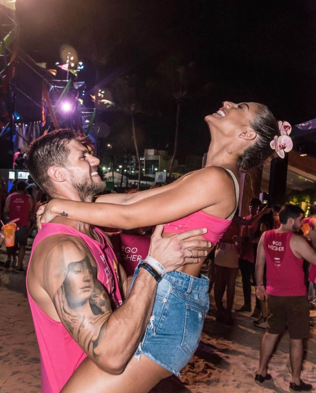 Jonas Sulzbachさんのインスタグラム写真 - (Jonas SulzbachInstagram)「PARABÉNS MEU AMOR!! Te desejo só as melhores coisas desse mundo, pq tu merece muito! Que Deus continue te guiando e iluminando seu caminho. Tu é uma mulher F*DAAA e tenho muito orgulho de ti, menina mulher que me apaixonei no dia em que conheci. Você faz toda a diferença na minha vida meu amor.  Continue sempre com essa alegria de viver e coragem para encarar todos desafios dessa vida! A sua positividade e fé te trouxeram até aqui e vão te levar para onde tu quiser!  Te amooo e sou muito grato por ter você ao meu lado @marigonzalez 🤍」2月17日 3時01分 - jonassulzbach