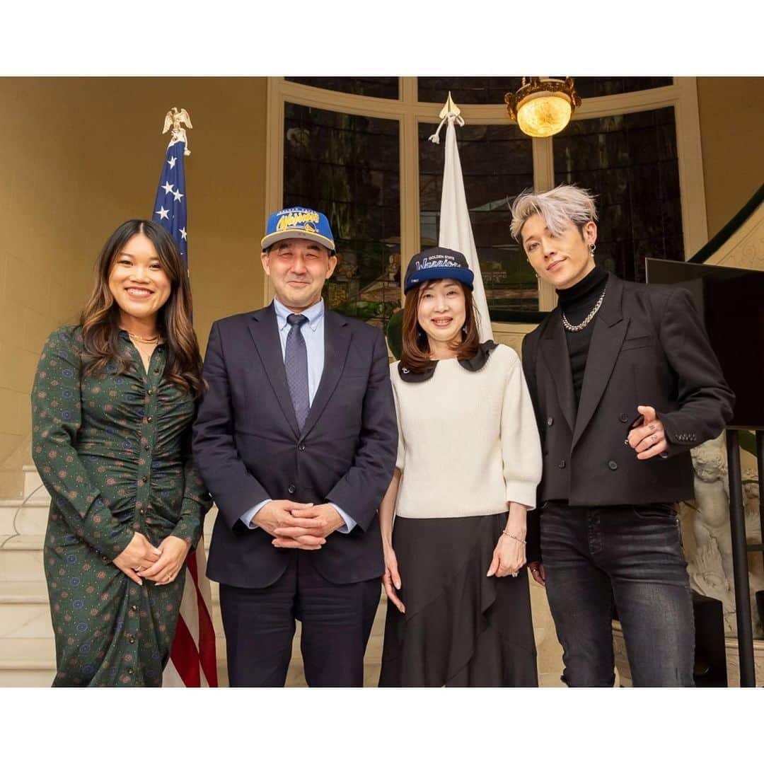 雅-MIYAVI-さんのインスタグラム写真 - (雅-MIYAVI-Instagram)「Such an honor to rock out at the Japanese consulate in San Francisco  @japaninsf with @yoyoka_drums thanks for having us 🇯🇵🤝🇺🇸  サンフランシスコ日本領事館にて、ヨヨカちゃんと。お招きありがとうございました🙏🏻」2月17日 4時57分 - miyavi_ishihara