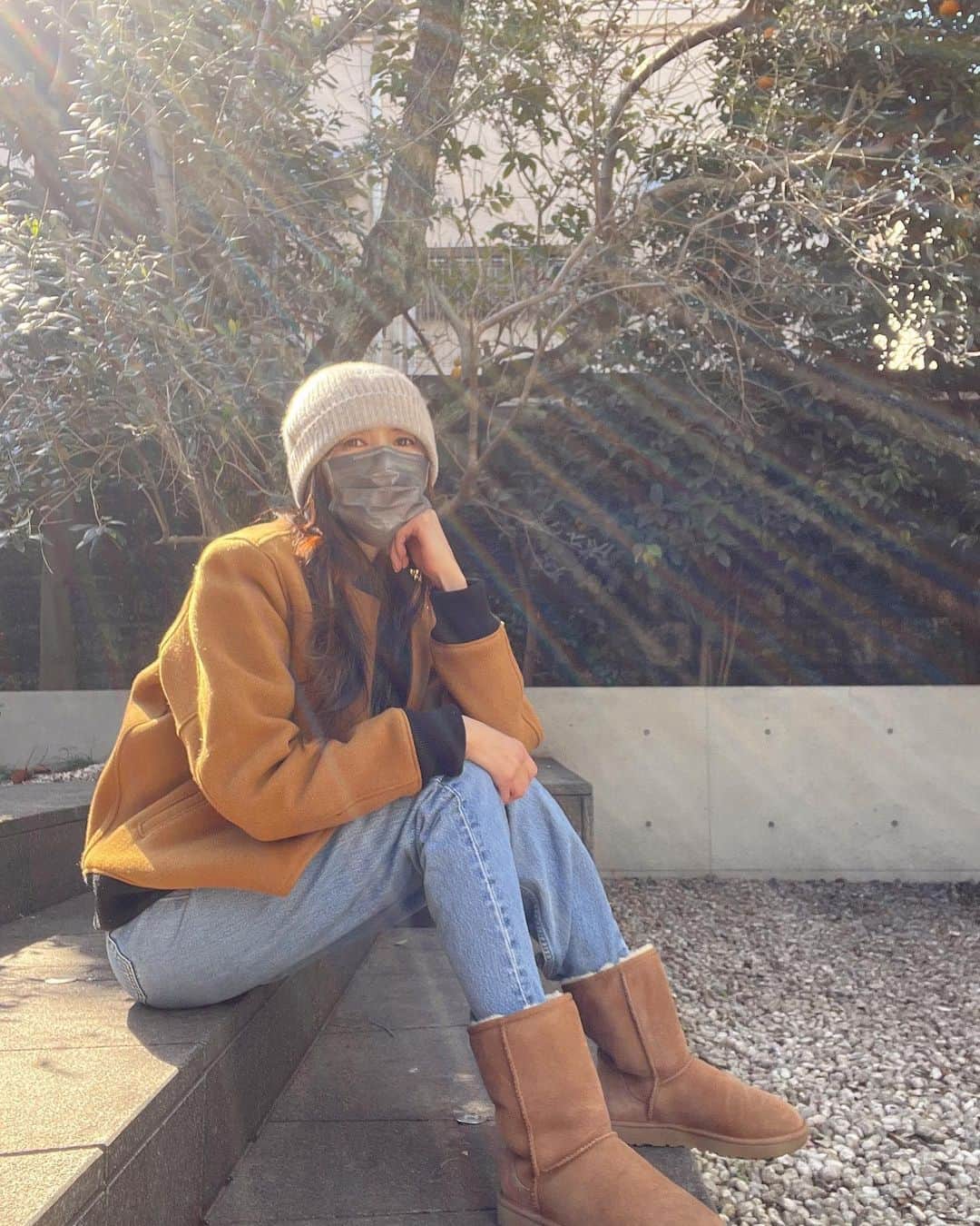 工藤静香さんのインスタグラム写真 - (工藤静香Instagram)「寒いですが、東京は陽当たりを歩くと少しポカポカする日でしたね。  お散歩の後は温かいお湯であんよキレイキレイです！ 結構汚れています！」2月17日 16時51分 - kudo_shizuka
