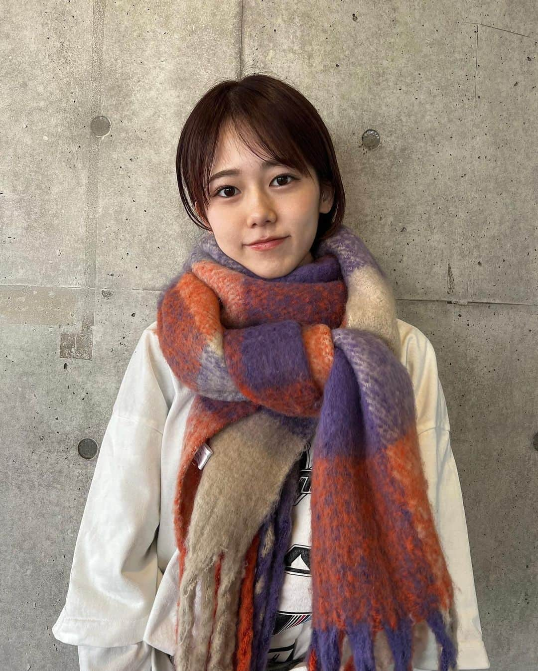 川口葵さんのインスタグラム写真 - (川口葵Instagram)「.  改めて見ると髪短いー！😙🧣  #あおいのふく」2月17日 18時51分 - kawaguchiaoi_1126