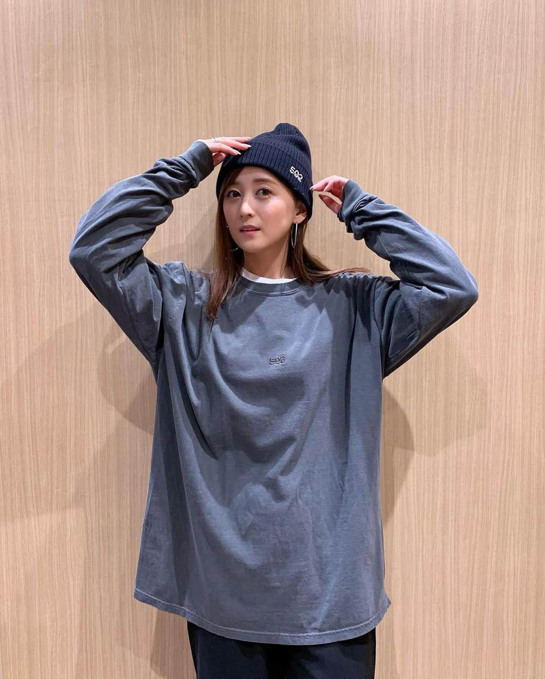 小松彩夏さんのインスタグラム写真 - (小松彩夏Instagram)「⁡ 先日から @502easy の新作の 予約が開始しました👏👏👏 ⁡ ☑︎#082 502EASYナイロンアノラックパーカー ⁡ ☑︎#083 502EASY ピグメントロンＴ ⁡ どちらもシンプルですが刺繍がワンポイントで着回しがきくデザインでめちゃくちゃ使いやすアイテムです😎✨ ⁡ ⁡ 【お知らせ】 ⁡ 今年も @dance.studio.core  『GROW UP 2023』の MCを務めさせていただきます🎤✨ ⁡ 3/5(日)一関文化センター大ホール ⁡ MC：小松彩夏、CHEEZE DJ: KAZZY. TWOSUNS, BEE, MIKEN. TAMAI  ⁡ OPEN: 14:30 START: 15:00 ⁡ チケット：¥2,500 ⁡ デザイン @twosuns_design  ⁡ 魅力あふれるパフォーマンスに夢中になりますよ〜❣️ ⁡ 会場にてお待ちしてます😊✨ ⁡ 春は楽しいことが盛り沢山❣️ ⁡ まだまだお知らせしたい事が 沢山あるのでお楽しみに〜🌸 ⁡ ⁡ #502EASYコーデ #小松彩夏 #こまっちゃん #ストリート系女子 #ストリートファッション #ストリートコーデ #カジュアルファッション #カジュアルコーデ #春コーデ #大人ストリート #ボーイッシュコーデ#大人カジュアル #古着女子 #ボーイッシュ女子 #ボーイッシュ #ロンT #」2月17日 22時21分 - official_ayaka_502