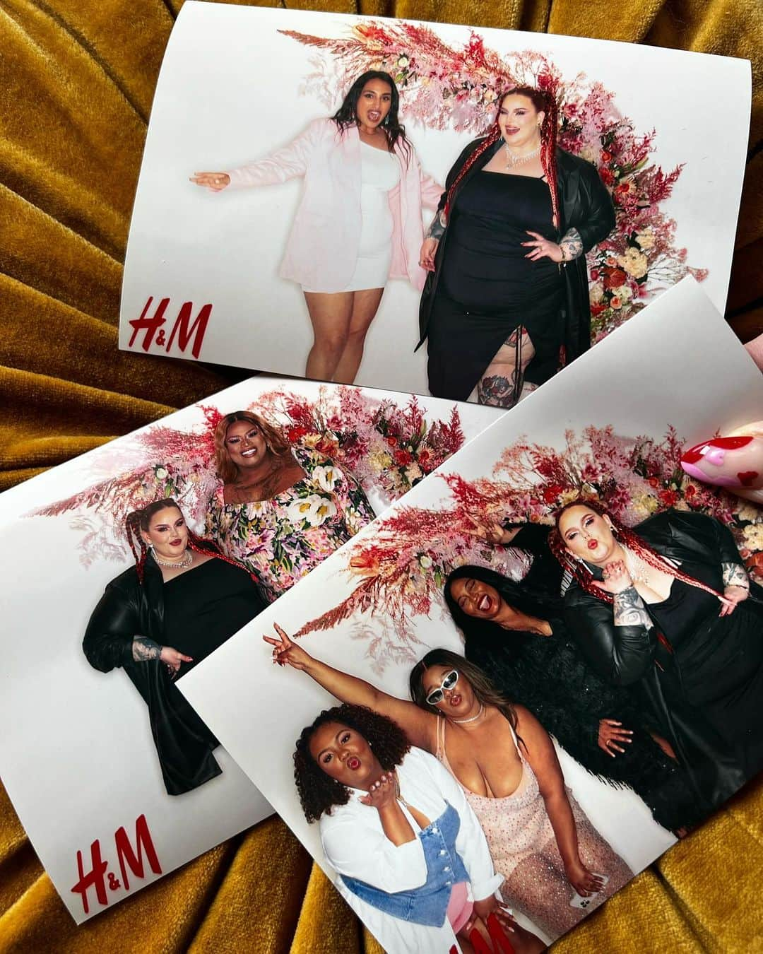 テス・ホリデーさんのインスタグラム写真 - (テス・ホリデーInstagram)「My #HMGalentines event was by far one of the best nights of my life. My friends came out to support me and celebrate @hm expanding their sizes in H&M’s studio that they built specifically to shoot plus size and diverse models. There have been so many moments in my career that I cherish and this night is going high up on my list! You could truly feel the love in the room, and looking around at all the plus size, STYLISH babes wearing a brand that most of us always dreamt of was the most rewarding feeling!   I’m gonna share a full event recap with y’all and my heart is so so full!!! 🫶💘💖🥹✨  My glam was by my babies @angelinapanelli @marianamcgrathmakeup DUH💅🏻    #plussizestyle #plussizefashion #hmxme #galentines #plussizefit #effyourbeautystandards」2月18日 3時24分 - tessholliday