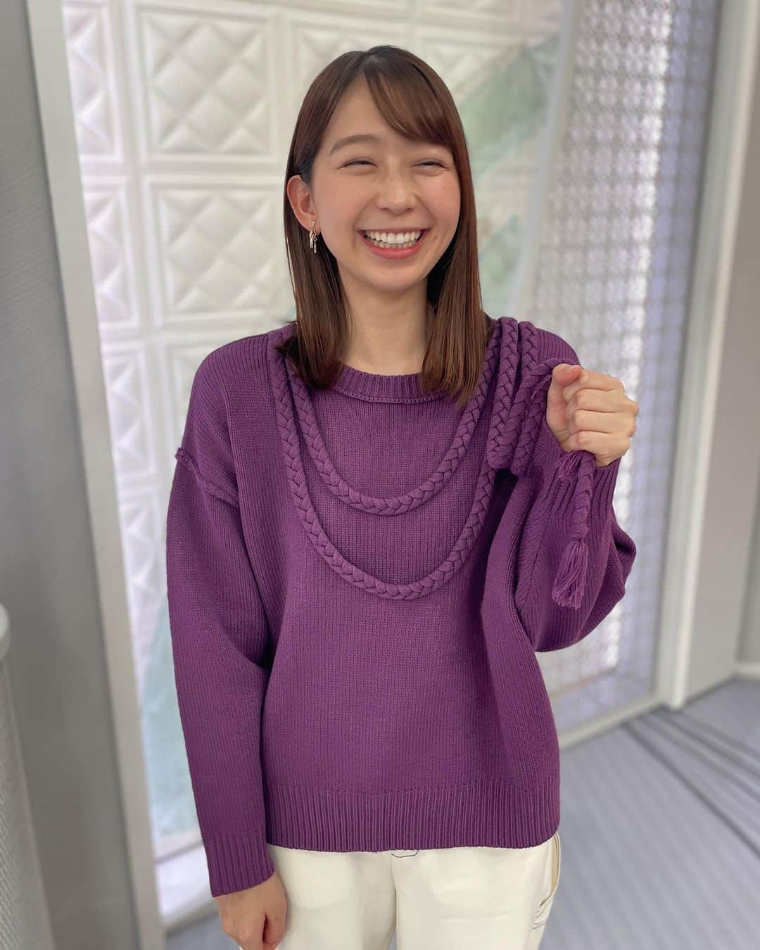 フジテレビ「プライムニュース イブニング」さんのインスタグラム写真 - (フジテレビ「プライムニュース イブニング」Instagram)「小室アナの衣装のこの紐状のものは、 前におろすのか、後ろに回すのか、最後まで正解が わかりませんでした。 ⁡ また明日もよろしくお願いします！ ⁡ #生野陽子 @yoko_shono #奥寺健 @fujitv_announcer #杉原千尋 @chihiro.sugihara #小室瑛莉子 @fujitv_announcer #フジテレビ #アナウンサー #ニュース」2月18日 18時24分 - livenews_it