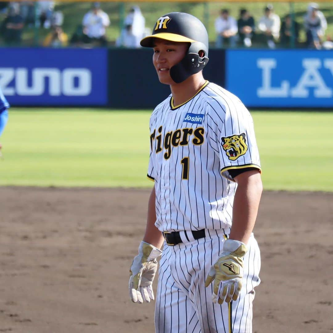 阪神タイガースさんのインスタグラム写真 - (阪神タイガースInstagram)「2月18日、宜野座村野球場での春季キャンプの様子・野手編です！ #糸原健斗 選手 #近本光司 選手 #小幡竜平 選手 #森下翔太 選手 #熊谷敬宥 選手 #中川勇斗 選手 #井上広大 選手 #髙山俊 選手 #藤田健斗 選手 #トラッキー  #阪神タイガース  #宜野座キャンプ  #ARE ★キャンプ中継は#虎テレ で！」2月18日 19時08分 - hanshintigers_official