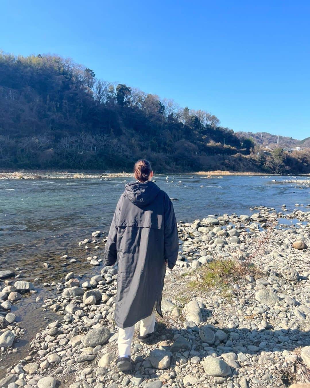 山崎紘菜さんのインスタグラム写真 - (山崎紘菜Instagram)「@dodra_tokaitv  #三千円の使いかた 本日よる11時40分〜 第7話です！ 空き時間に川辺で遊ぶ私をどうぞ。 #空き時間の使いかた」2月18日 19時30分 - hirona_yamazaki