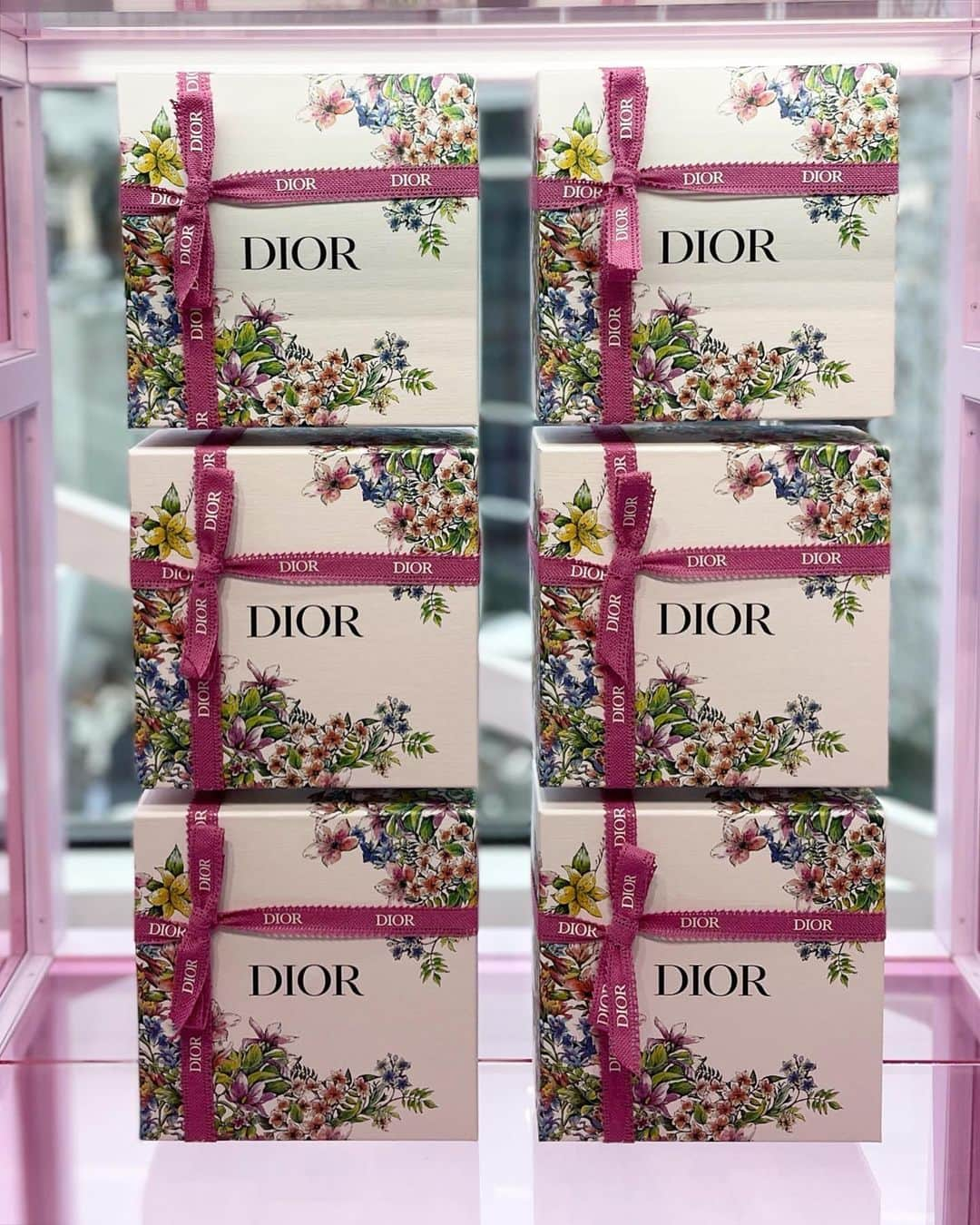 池田るりさんのインスタグラム写真 - (池田るりInstagram)「. ちょっと前のお話ですが、、 DIOR BLOOMING LOVE GARDEN EVENTへ✨ . ミス ディオールやっぱり良い香り‥😍✨ 素敵な世界観に癒されました🥰 . . . . #dior #ディオール #diorbloominglovegarden #ミスディオール  #missdior」2月18日 20時05分 - ruri_ikeda