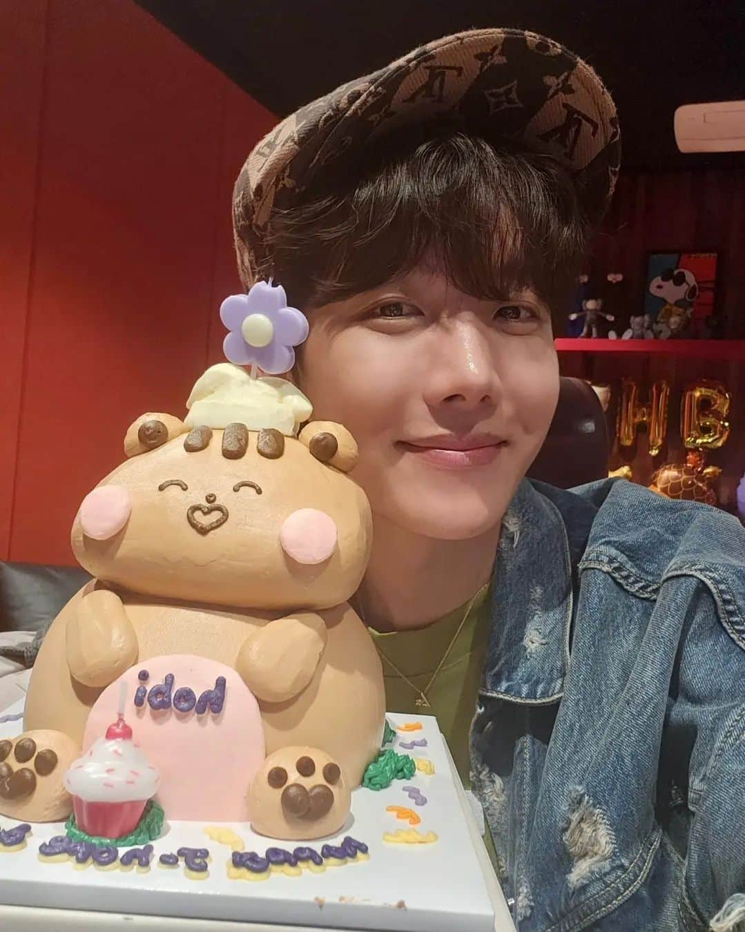 J-HOPEさんのインスタグラム写真 - (J-HOPEInstagram)「생일 🎂 218」2月18日 23時04分 - uarmyhope