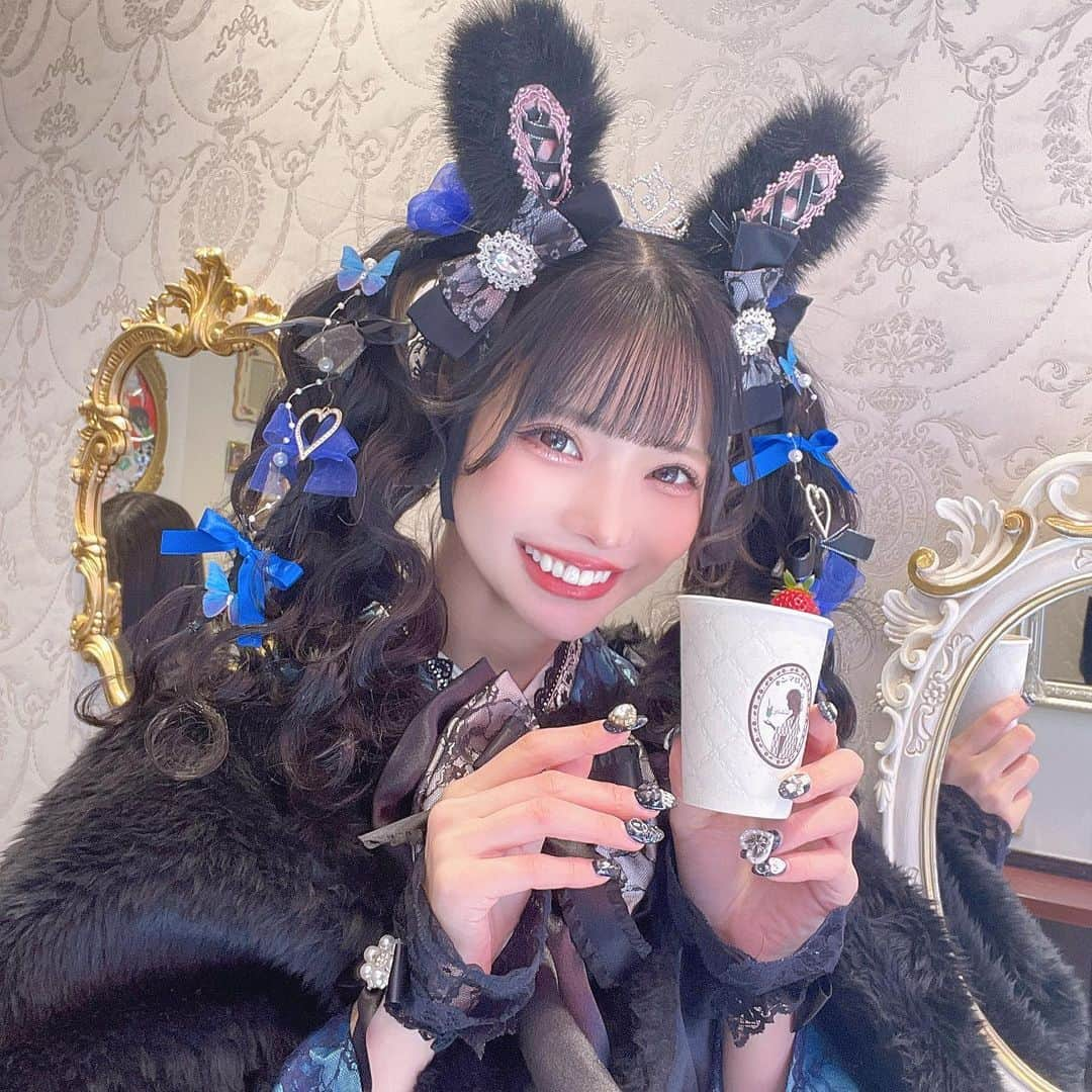 米倉みゆさんのインスタグラム写真 - (米倉みゆInstagram)「エクステつけたので、ツインテールしました( ՞ ᴗ ̫ ᴗ՞)"💗 . . 最近は、渋谷の @yuhouse_shibuya さんで 山代さん @yuhouse_yamashiro にお願いしてます！  . . 毛質いいのに他の店舗の半額くらいだからほんとにすごい！ インナーも入れてもらいました☺️💗 . . あと数ヶ月はロングヘアの投稿が続きます～！♡ . . #浅草 #エクステ #着物  #着物ヘア #着物レンタル  #浅草着物レンタル #浅草カフェ  #浅草グルメ  #浅草デート  #浅草寺  #浅草観光  #着物女子  #着物コーディネート  #着物コーデ  #袴ヘア  #成人式ヘア  #前撮りヘア  #卒業式ヘア  #ヘアメ  #ツインテール  #地雷  #地雷系女子  #地雷ネイル  #地雷女  #オタ活 #推し活 #推し #可愛いカフェ #大正ロマン館 #ゴテゴテネイル」2月18日 23時56分 - yone__miyu630