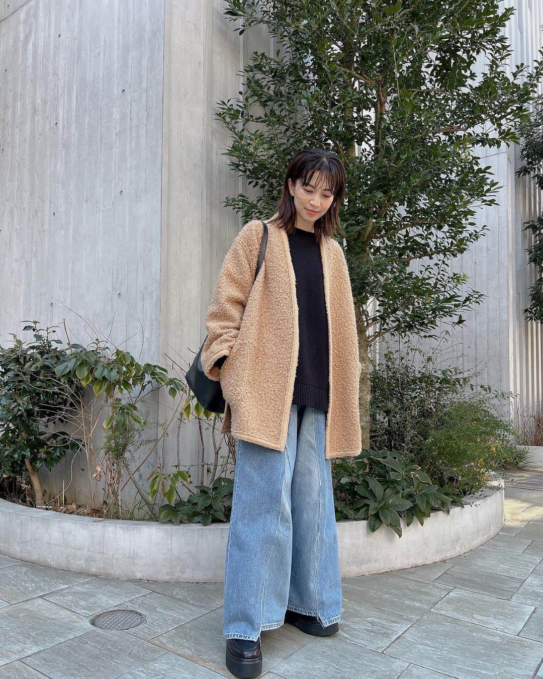 安田美沙子さんのインスタグラム写真 - (安田美沙子Instagram)「いつかの私服。 最近、このデニムばかり履いてる✨  メンズのデニム🤍1番小さいのだと、ぎゅっとしたらいける！ 厚底ブーツで合わせて。 新潟で買ったヘビロテアイテム。  knit.. @rye_tender  jacket.. @florent___official  denim.. @mine_denim  shoes.. @alm._official  #ootd #wear #mens #denim #shooting」2月19日 9時17分 - yasuda_misako