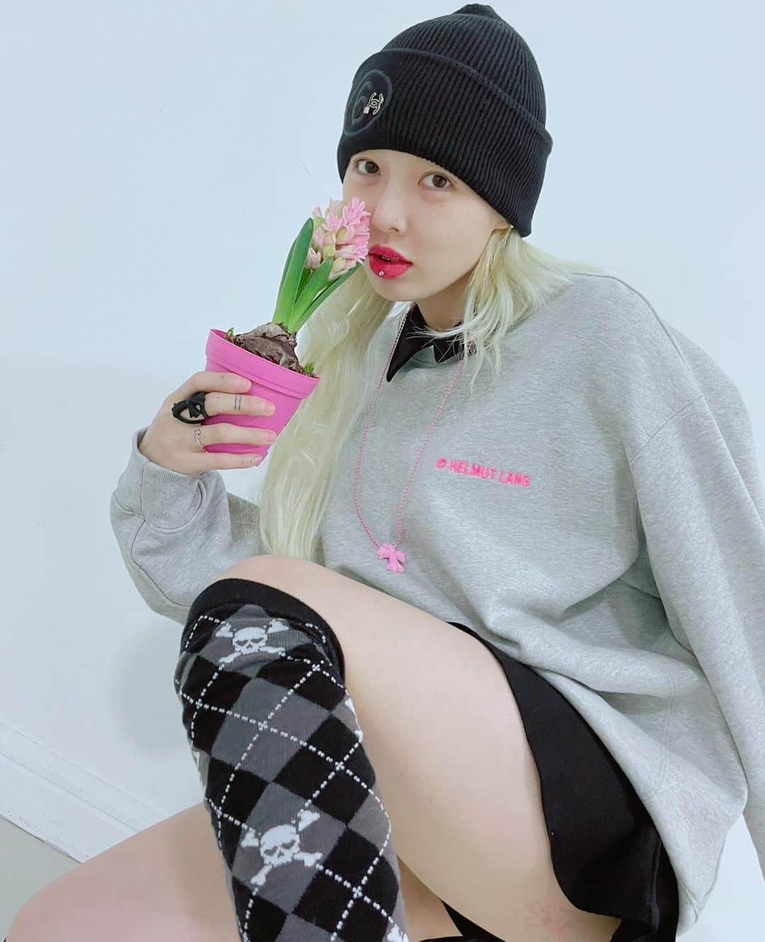 ヒョナ さんのインスタグラム写真 - (ヒョナ Instagram)「🖤💞」2月19日 20時22分 - hyunah_aa