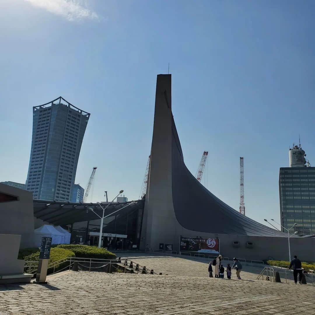 田畑竜介さんのインスタグラム写真 - (田畑竜介Instagram)「全日本ブレイキン選手権 取材をしてきました🎤  今度の金曜日から北九州で始まる Breaking for Gold World Series in北九州 に出場する男女各3選手に注目✨  その中でBBOY Shigekixが優勝🥇 BGIRL AYUMIが優勝🥇、AMIが準優勝🥈 という素晴らしい結果を残しました‼️  ワールドシリーズでは世界の強豪たちと ダンスバトルを繰り広げます💃  詳しいことは分からなくても 見たらその凄さ、楽しさが伝わるのが ブレイキンの魅力です✨ また、十人十色と言いますが、 選手一人一人にそれぞれのスタイルがあり 多彩なダンスを楽しめるのも魅力です✨  テレビ、会場でお楽しみください🎶  #bfgwsin北九州 #breaking  #worldseries #北九州市 #ブレイキン  #shigekix #issin #toa  #ayumi #ami #riko」2月20日 7時45分 - tabacchi_rkb