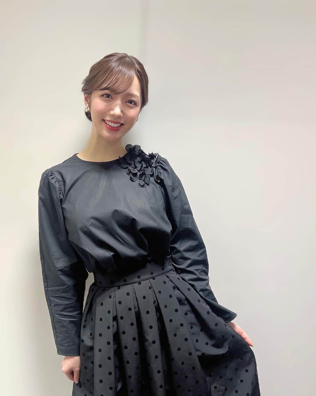 刈川くるみさんのインスタグラム写真 - (刈川くるみInstagram)「こんばんは😊🌙  news every.お衣装です🌷  1枚目 @laisse_passe  3枚目 @msgracy_official  4枚目 @piccin_official  アクセサリー @osewaya_official   外見たら急に雨が降っていてビックリしました😳 帰りや外に出るときはお気をつけください😌☔️  今週も元気によろしくお願いいたします！😊✊🏻  #newsevery #日テレ #centforce #セントフォース #刈川くるみ #アナウンサー #衣装 #ワンピース #コーデ」2月20日 19時12分 - kurumi_karikawa