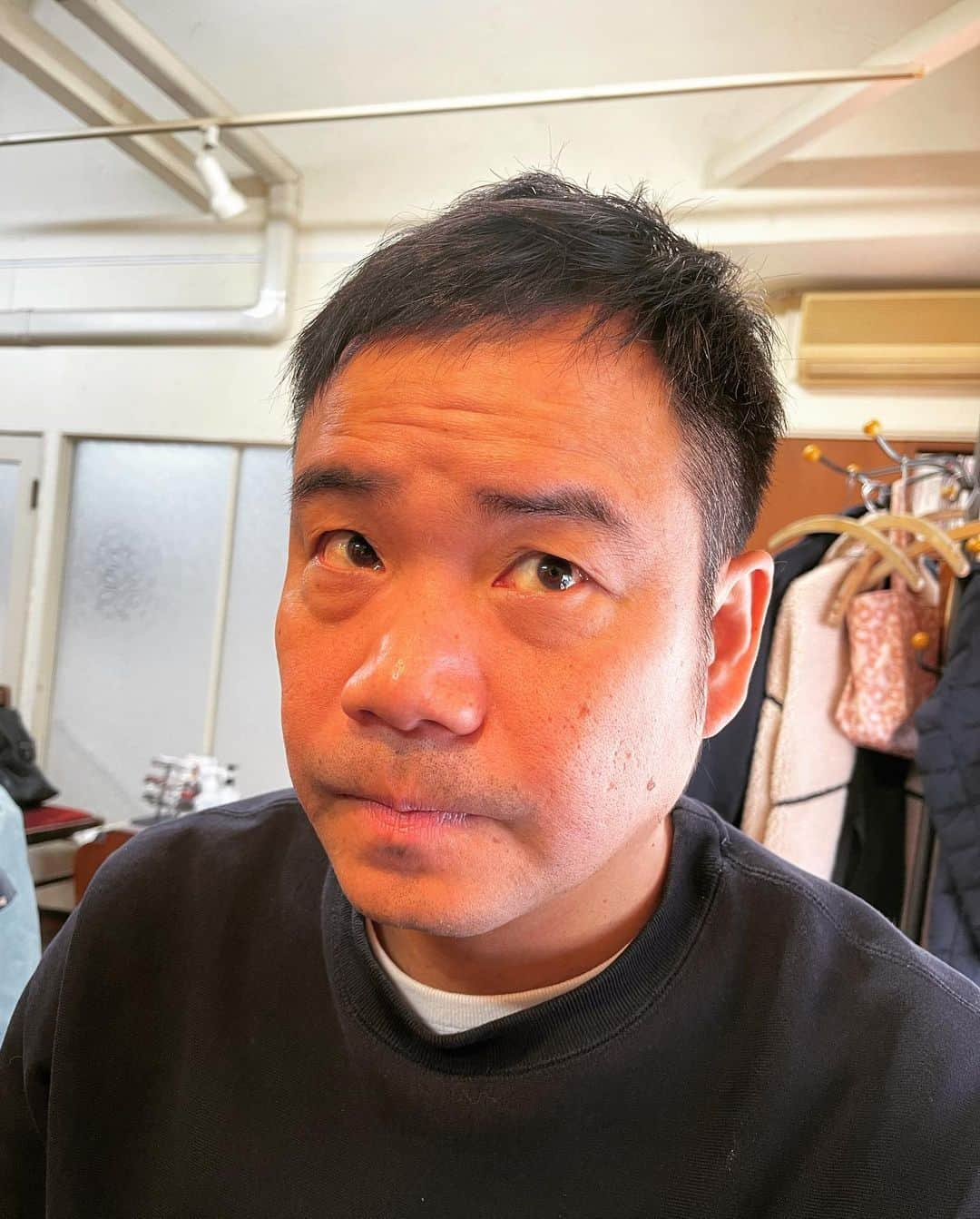 杉本知香さんのインスタグラム写真 - (杉本知香Instagram)「テーマ🌟 いちいちオーバーリアクションの美容師と ただただ不安なお客様。  #中目黒美容室 #アンバランス山本#アンバランス #山本栄治 #プラスマイナス兼光#プラスマイナス #兼光タカシ」2月20日 22時22分 - sugimotoc