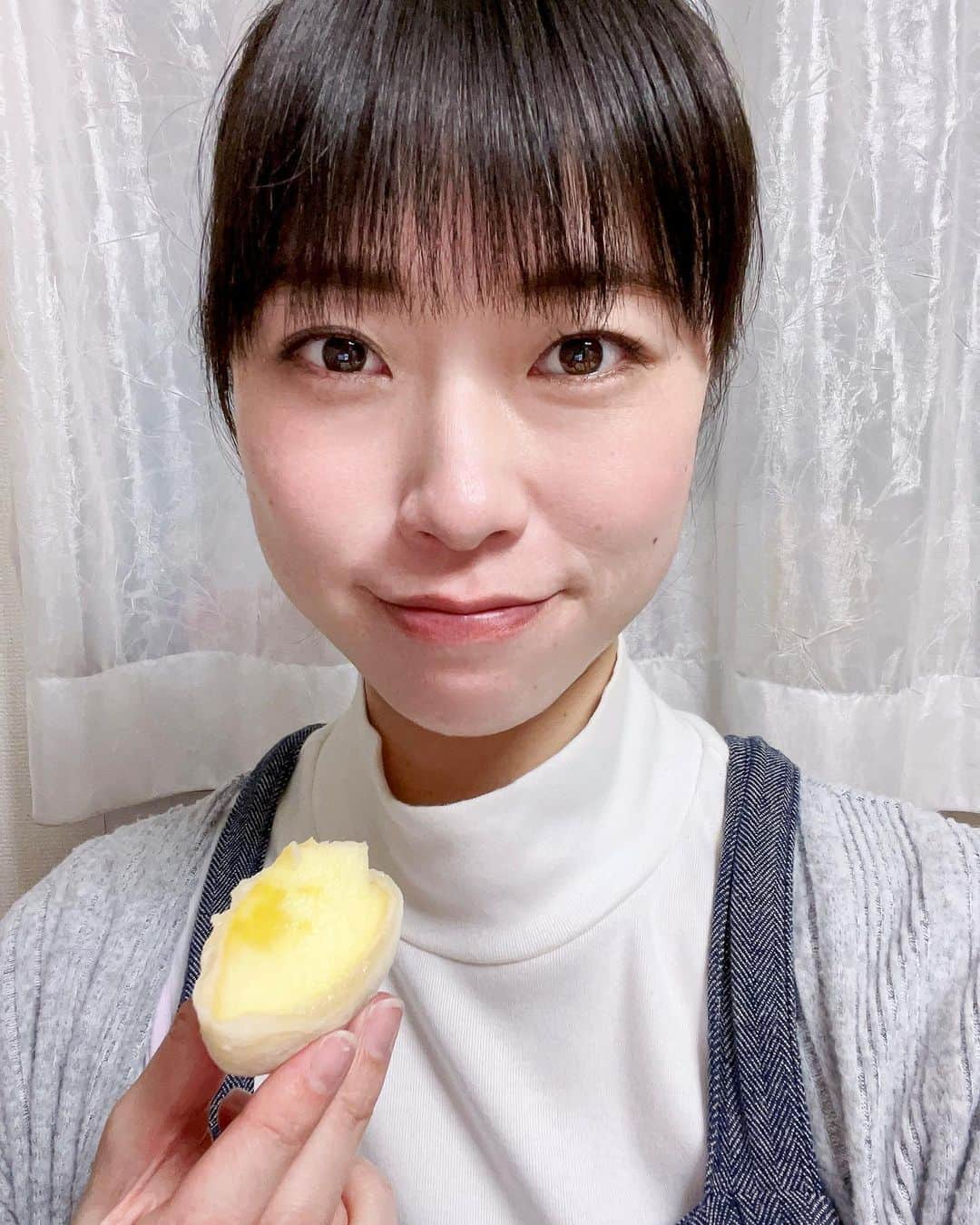 小田飛鳥さんのインスタグラム写真 - (小田飛鳥Instagram)「番長のもぐもぐタイム😋 #もぐもぐタイム #フルーツ大福 #フルーツ大福弁才天 #帝国ホテルのチョコ #帝国ホテルのチョコレート #写真だと思ったら動画だった 😚 #ポッキーゲーム 😚」2月20日 22時22分 - asuka_oda_0320