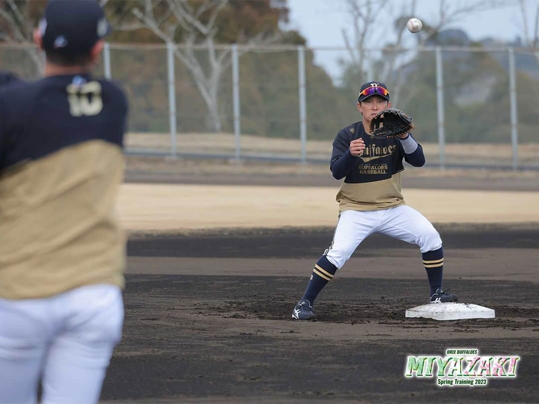 オリックス・バファローズさんのインスタグラム写真 - (オリックス・バファローズInstagram)「#山岡泰輔 #森友哉 #小田裕也 #西野真弘 #村西良太 #宮崎春季キャンプフォトギャラリー #宮崎春季キャンプ #Bs2023 #buffaloes #baseball #ORIX #プロ野球」2月21日 11時27分 - orix_buffaloes