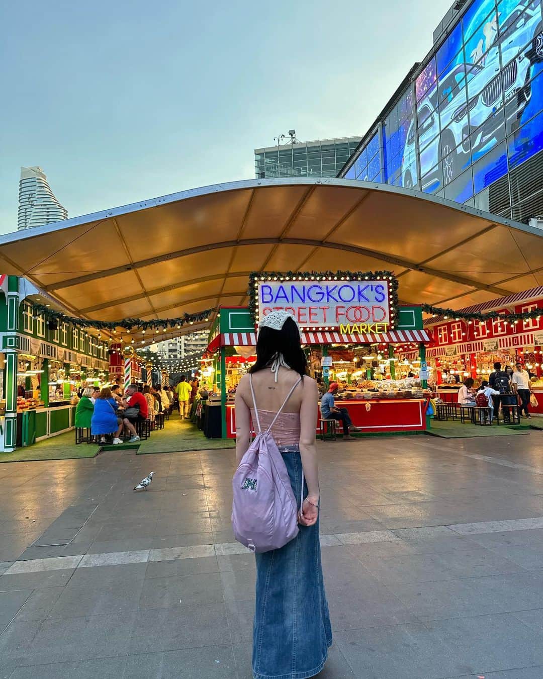 柚月瀬那さんのインスタグラム写真 - (柚月瀬那Instagram)「Bangkok night market 🇹🇭 🤤 wearing @tigermist tops💕」2月21日 20時50分 - iam13dearu