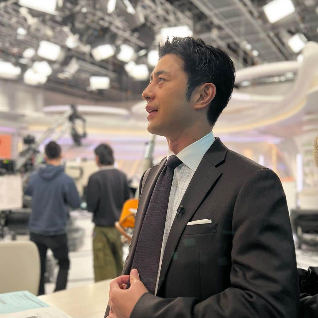 フジテレビ「プライムニュース イブニング」さんのインスタグラム写真 - (フジテレビ「プライムニュース イブニング」Instagram)「#イット ！放送中です   ●落語家・笑福亭笑瓶さん（66）死去 ●#ガス点検 装い盗み…同様手口で余罪も ●#生田斗真 が明かす“生田流”「#湯道 」 ●全国に実在する #ややこしい道路 ！なぜ“ケンカ橋”と呼ぶ？ 突然変わる中央線に困惑&踏切で立ち往生が続出するワケ     #榎並大二郎 @enami_daijiro #宮司愛海 @manami_miyaji   #木村拓也 @takuya.kimura0801   #遠藤玲子 @reiko.endo_0429   #住田裕子   #ガチャピン @gachapin_official #竹俣紅 @benitakemata_official   #勝野健 @ ken.katsuno #フジテレビ #アナウンサー 公式HP：https://www.fujitv.co.jp/livenews_it/ FNNプライムオンライン：https://www.fnn.jp/」2月22日 15時52分 - livenews_it