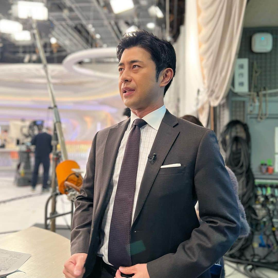 フジテレビ「プライムニュース イブニング」さんのインスタグラム写真 - (フジテレビ「プライムニュース イブニング」Instagram)「#イット ！放送中です   ●落語家・笑福亭笑瓶さん（66）死去 ●#ガス点検 装い盗み…同様手口で余罪も ●#生田斗真 が明かす“生田流”「#湯道 」 ●全国に実在する #ややこしい道路 ！なぜ“ケンカ橋”と呼ぶ？ 突然変わる中央線に困惑&踏切で立ち往生が続出するワケ     #榎並大二郎 @enami_daijiro #宮司愛海 @manami_miyaji   #木村拓也 @takuya.kimura0801   #遠藤玲子 @reiko.endo_0429   #住田裕子   #ガチャピン @gachapin_official #竹俣紅 @benitakemata_official   #勝野健 @ ken.katsuno #フジテレビ #アナウンサー 公式HP：https://www.fujitv.co.jp/livenews_it/ FNNプライムオンライン：https://www.fnn.jp/」2月22日 15時52分 - livenews_it