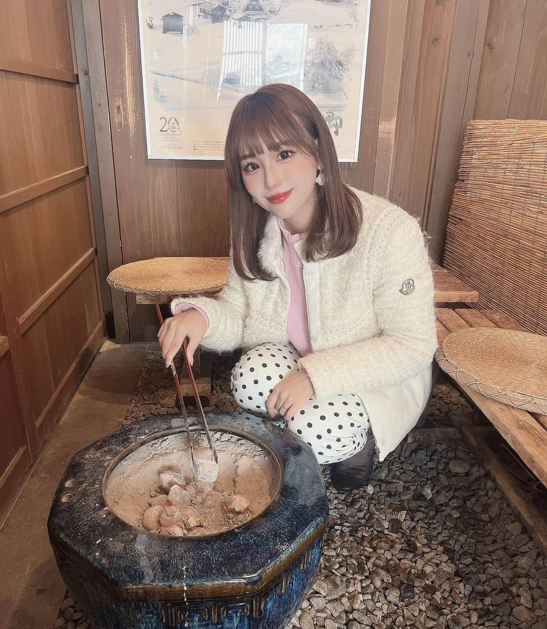 加藤里奈さんのインスタグラム写真 - (加藤里奈Instagram)「⋆  奥飛騨2日間寒すぎたけど楽しかった〜！🥺💓  終始ばったばただったけど 景色も綺麗でご飯も美味しくて とってもいいところでした🤭  またゆったり旅行しにいきたいなぁ☃️  #奥飛騨 #飛騨高山 #飛騨 #飛騨高山食べ歩き #飛騨高山グルメ #飛騨牛 #白川郷 #白川郷合掌村 #高山グルメ #高山観光 #ホテル穂高 #新穂高」2月22日 19時53分 - katoco0326