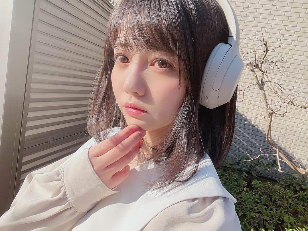 佐倉ちひろさんのインスタグラム写真 - (佐倉ちひろInstagram)「おはよ🌞何聴いてる？ . . . . . . #ヘッドホン #日常 #日常垢さんと繋がりたい #ヘッドホン女子 #音楽 #音楽好きな人と繋がりたい #sony #ソニー #美男美女と繋がりたい #ファッション #japanesegirl #japan #fff #followforfollowback #おすすめ」2月23日 8時56分 - chihiro__sakura