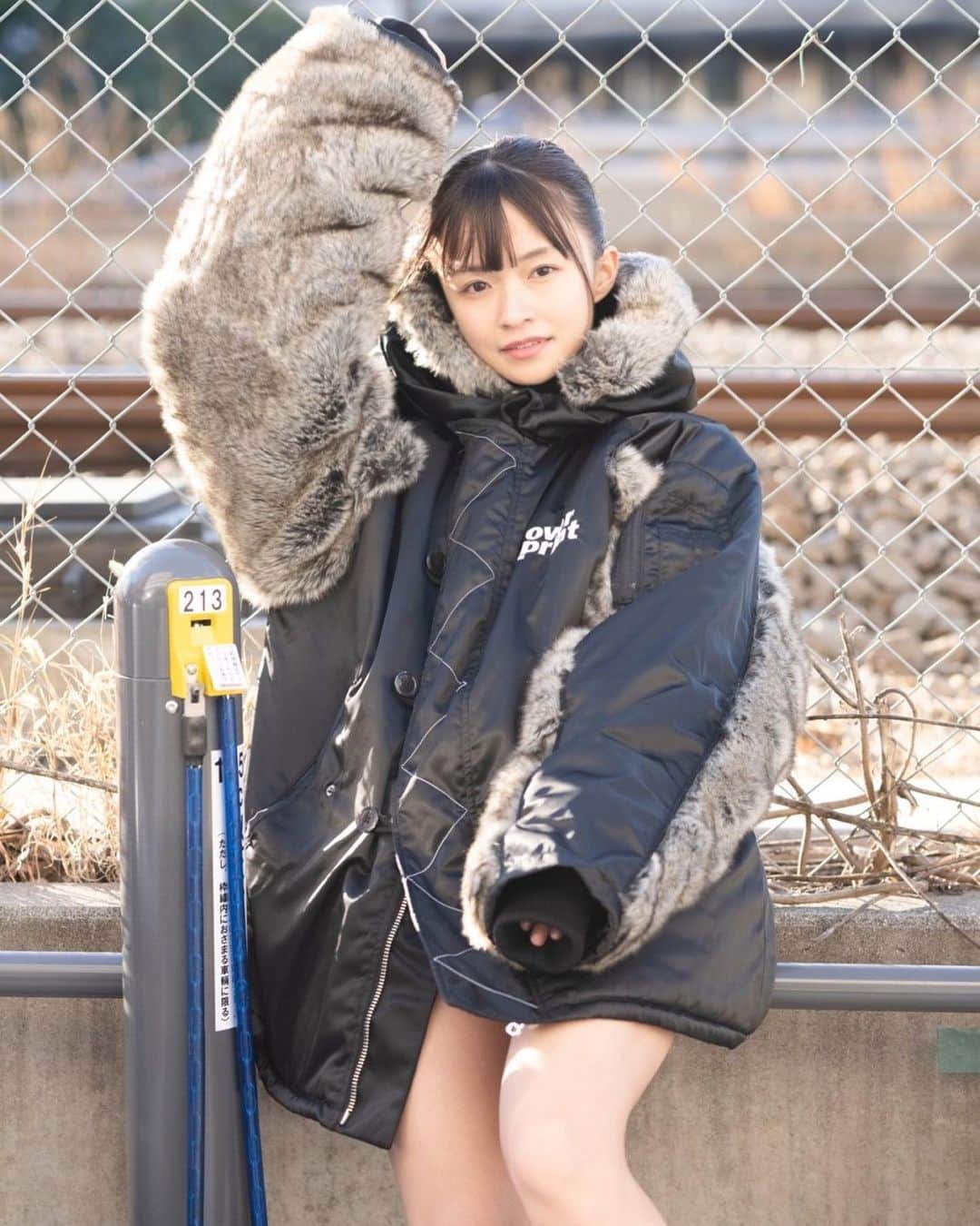 百川晴香さんのインスタグラム写真 - (百川晴香Instagram)「@over__official さんのダウンジャケット👼💓いつもの私の雰囲気とは違うでしょう☺️？   #over #japanesegirl #idol」2月23日 16時16分 - momokawaharuka
