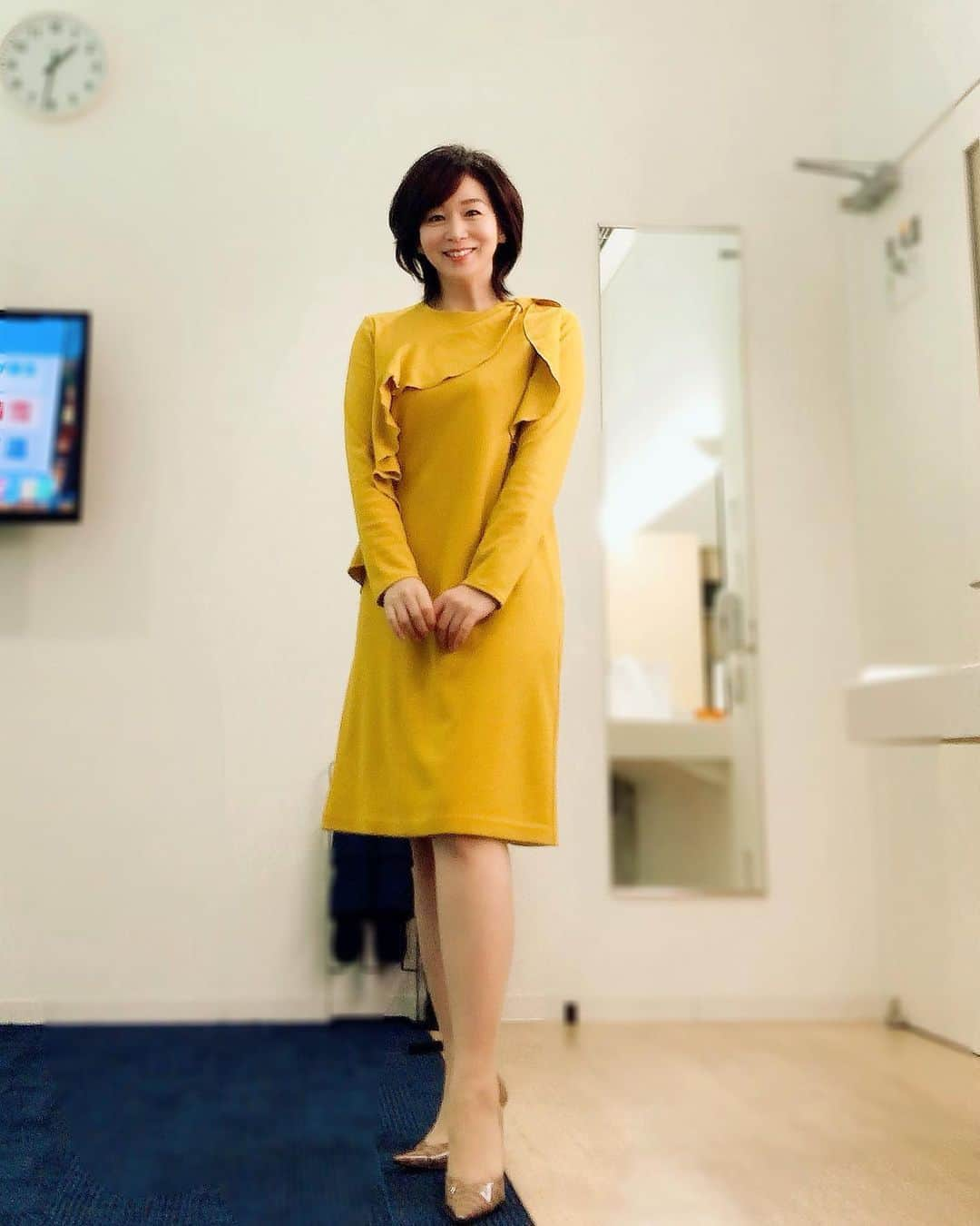 伊藤聡子さんのインスタグラム写真 - (伊藤聡子Instagram)「先週のミヤネ屋の衣装はマスタードカラーのワンピースでした😊 お茶にはかわいいパンダ💕 中国に帰っても幸せでいてくれますように🙏 #ミヤネ屋#伊藤聡子」2月23日 17時21分 - satokoito73