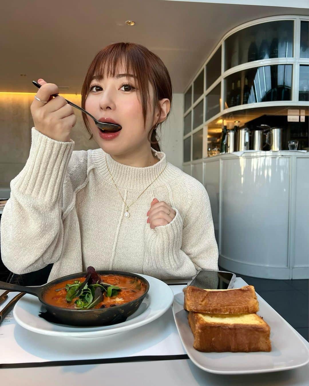成瀬心美さんのインスタグラム写真 - (成瀬心美Instagram)「🍞  はむっ。  フレンチトーストって好き。  みんなは何食べた？♡  #髪ボサボサでスマソ」2月23日 17時24分 - coco3ndazo