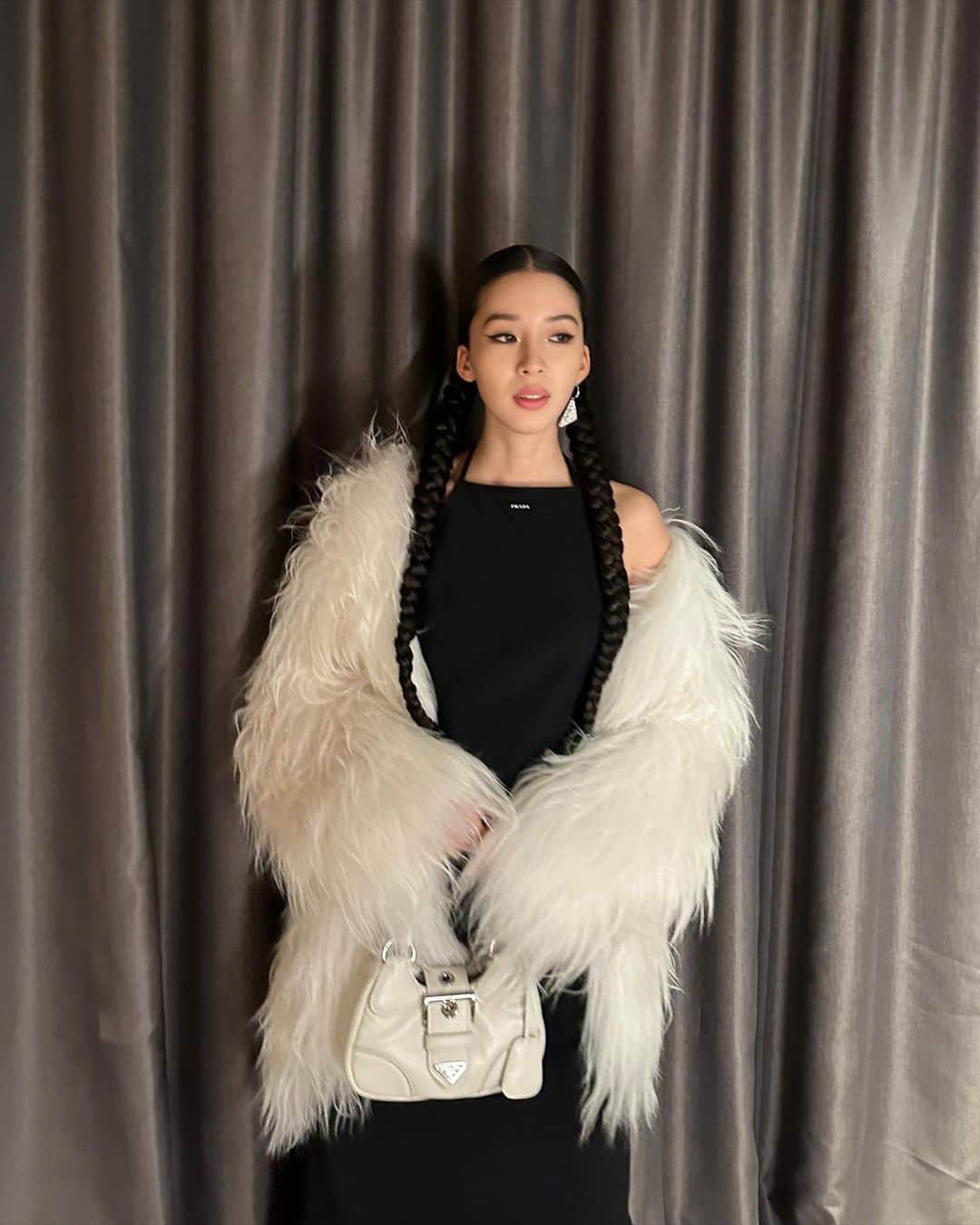 アイリーン・キムさんのインスタグラム写真 - (アイリーン・キムInstagram)「굿밤🌙✨」2月24日 9時05分 - ireneisgood