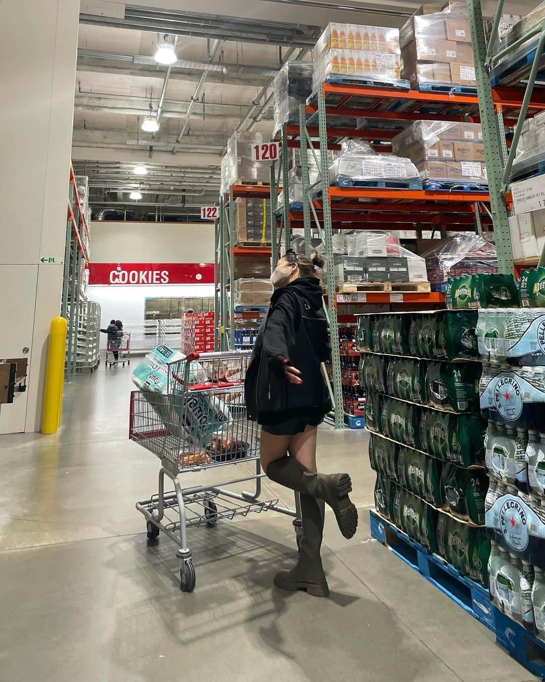 RIONAさんのインスタグラム写真 - (RIONAInstagram)「コストコ行きたいな〜🛒💦 行くだけで、ウキウキするよね？😛  ずっと行ってないなぁ🤢  #cyberjapan #サイバージャパン  #新人 #cjd_riona」2月24日 13時54分 - cjd_riona