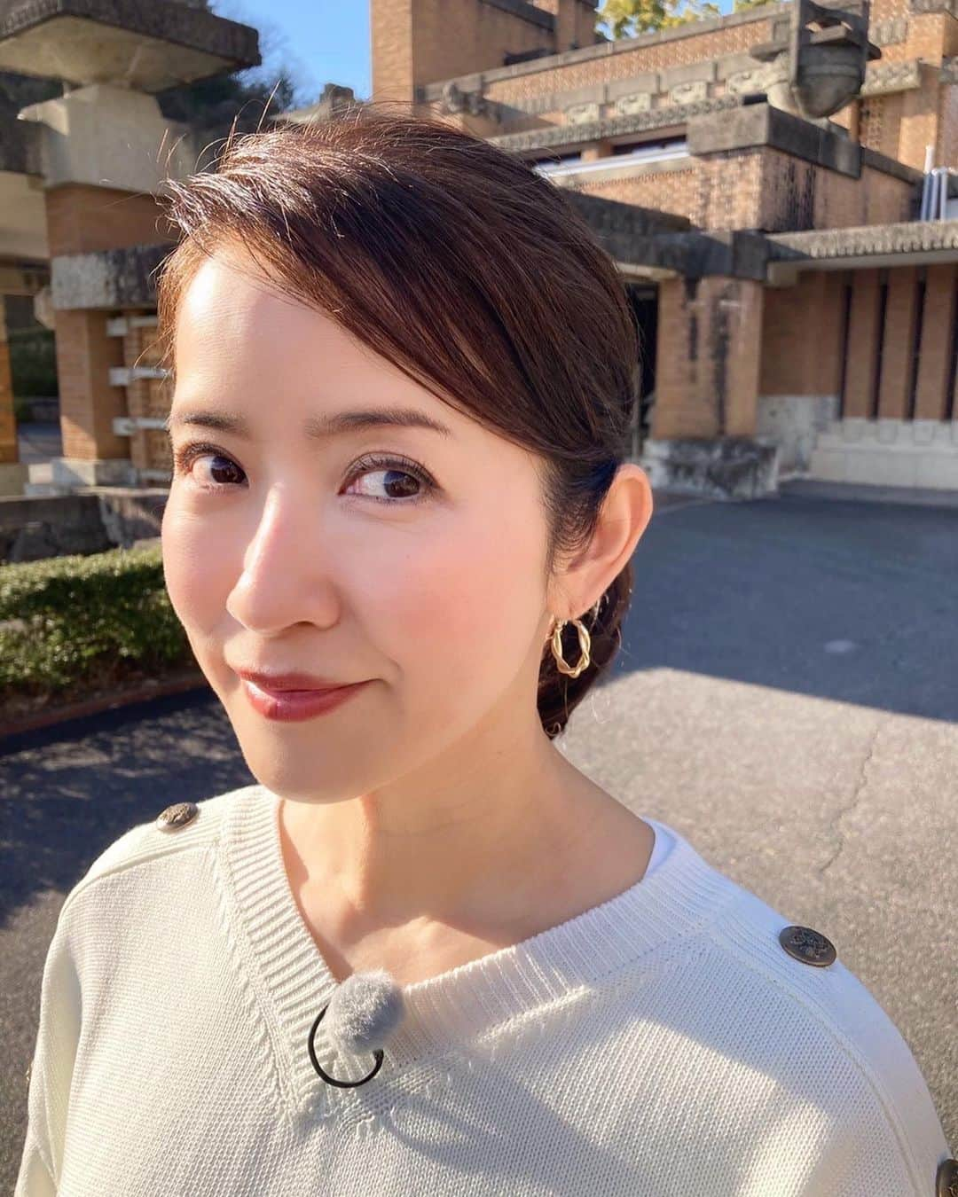 江口ともみさんのインスタグラム写真 - (江口ともみInstagram)「ハーフタイムツアーズ衣装✨  お天気が良いと衣装も映えますね💕  最後の顔だけシャンパンで赤い😂  #ハーフタイムツアーズ #テレビ東京 #クラブツーリズム #愛知県 #クラッシック建築巡り」2月24日 18時21分 - tomomin.eguchi