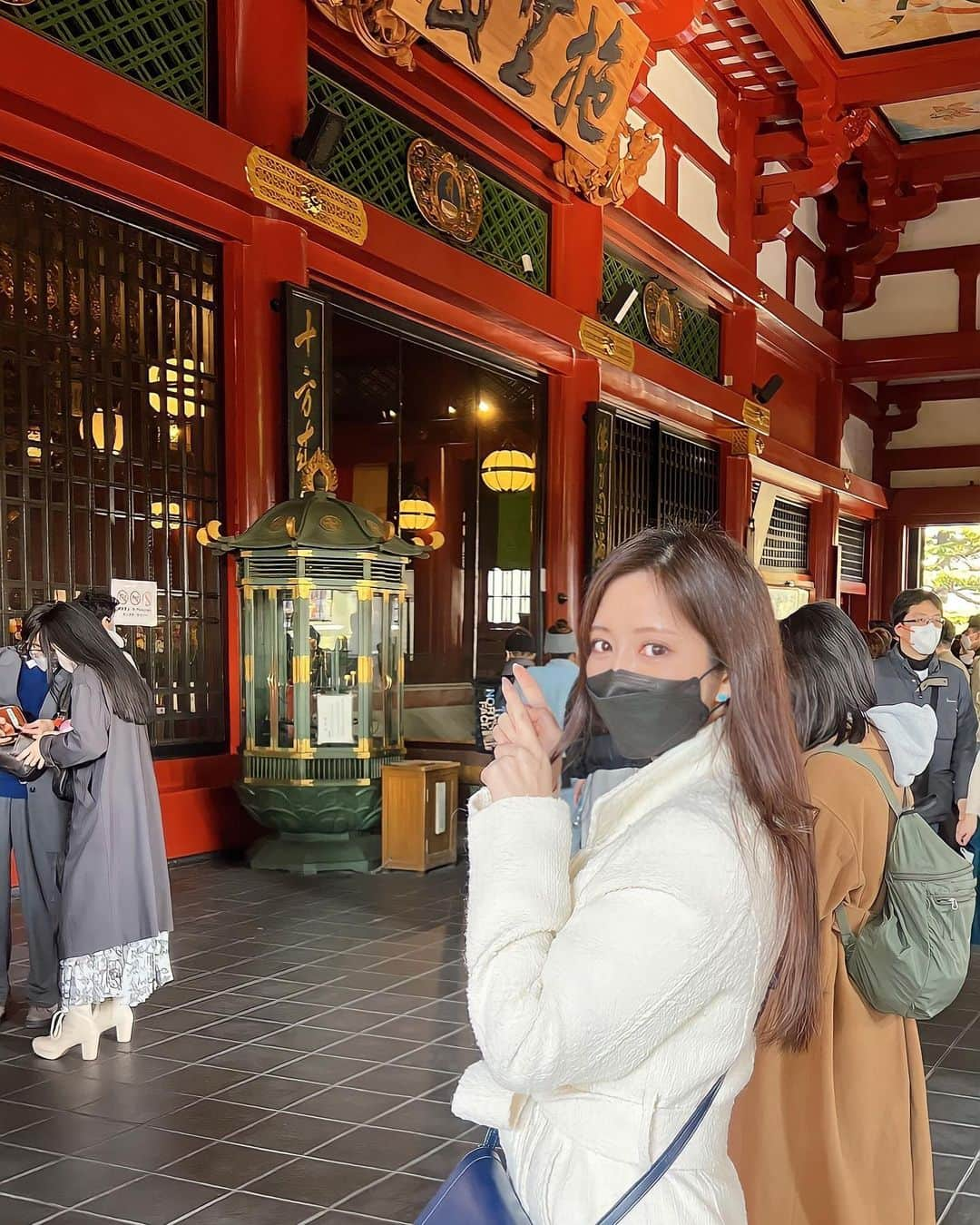 さわいえりさんのインスタグラム写真 - (さわいえりInstagram)「⠀ この前、久しぶりに浅草行ってきた♡ だいぶ観光客や人も増えて賑やかになってたよ♪  休憩がてら @cafe17f さんへ🍓  春限定の さくらスイーツを食べてきたの♡  さくらパフェ& さくらクリームソーダ🌸  見た目も可愛いし、ほどよい甘さで爽やかで美味しい☺︎ フォトスポットもあって楽しい♪  最後の写真は浅草寺で参拝した写真⛩️ 観光がてら立ち寄るのもおすすめ。  📍東京都台東区浅草1-29-2Villa Apex 2F  ・  ・  ・  PR#春から大学生 #浅草スイーツ #浅草食べ歩き #浅草デート #浅草グルメ #浅草散策 #桜スイーツ #cafe17f」2月24日 19時33分 - beauty_eri7