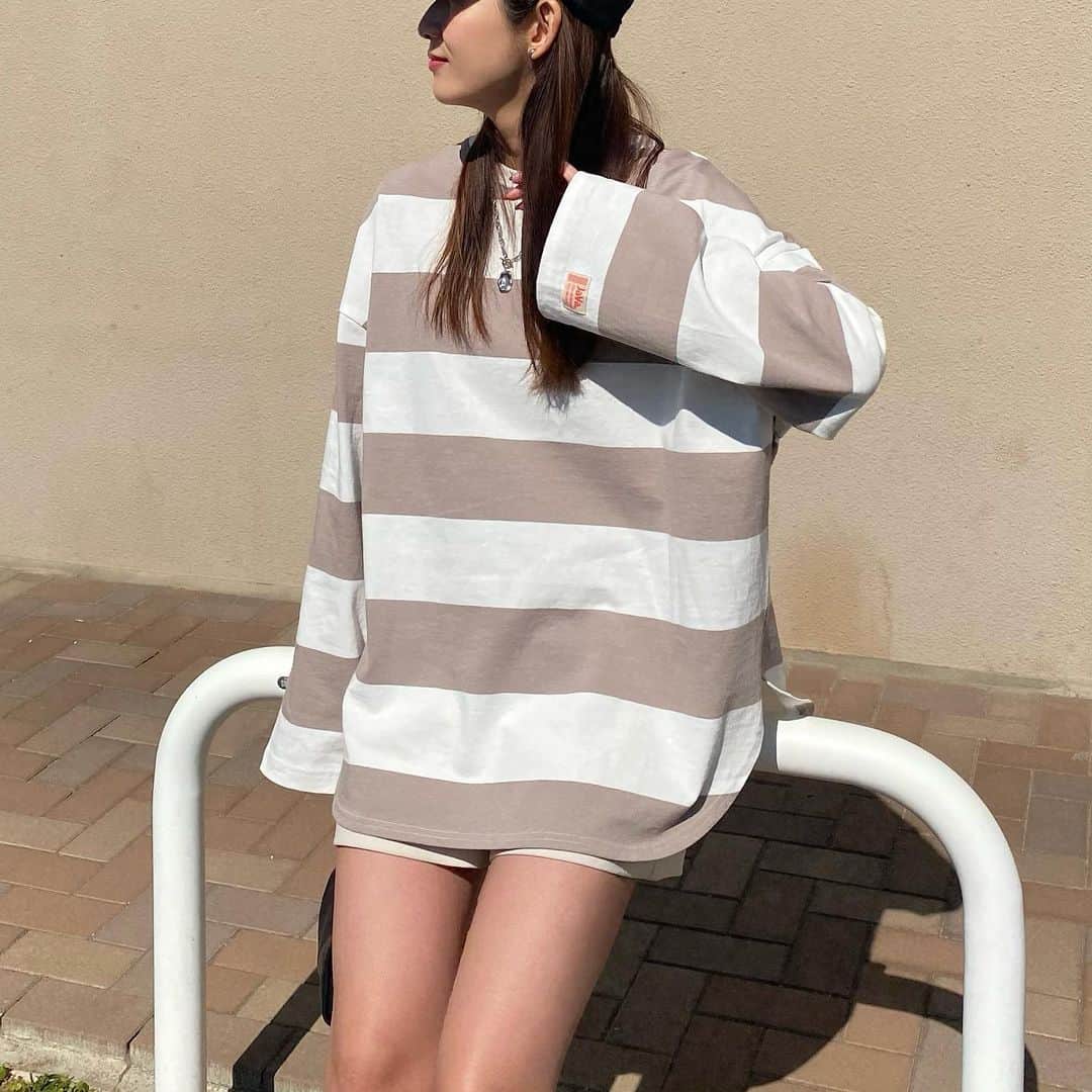 Nagiさんのインスタグラム写真 - (NagiInstagram)「ロンTにショートパンツ  ゆったりで裾のラウンドも🙆🏼‍♀️ men'sもいけるサイズ感✔️  tops. @classicalelf_official  (グレイッシュベージュ Lsize着) bottom. #zara shoes. adidas   .  #classicalelf#クラシカルエルフ#エルフコーデ #タイアップ #java #ジャバ #uniqlo #gu#ユニクロ #ジーユー #ザラ #zozo #zozotown #zozo購入品 #zozotown購入品 #ボーダートップス #ロンT #オーバーサイズ#春服#春コーデ#プチプラコーデ」2月24日 19時34分 - nagina001