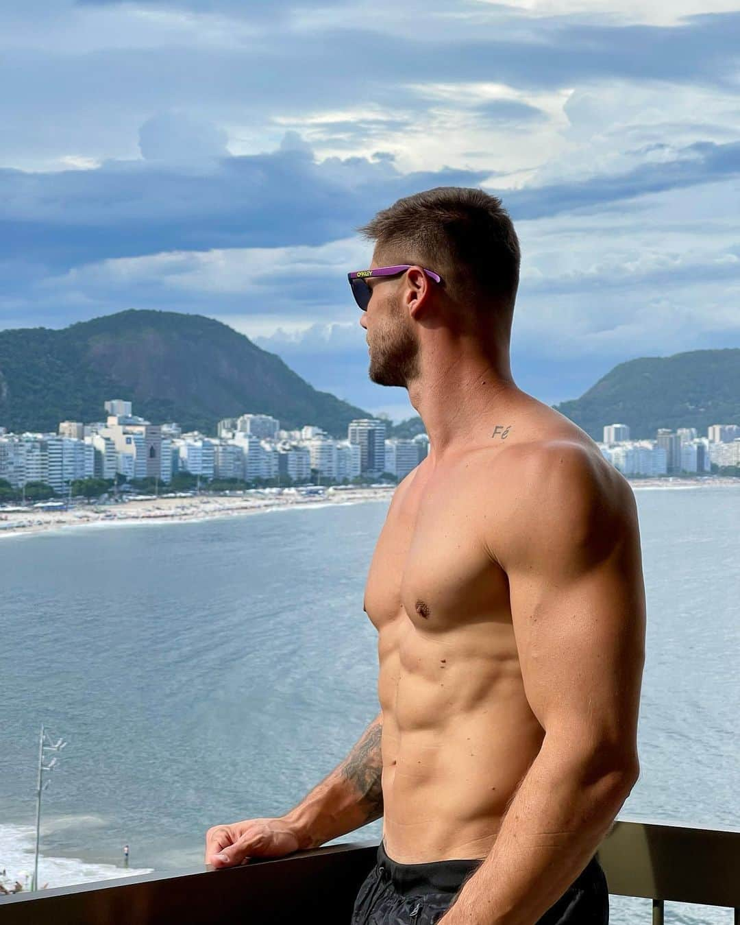 Jonas Sulzbachさんのインスタグラム写真 - (Jonas SulzbachInstagram)「Na cidade cheia de encantos mil  #errejota」2月25日 6時18分 - jonassulzbach