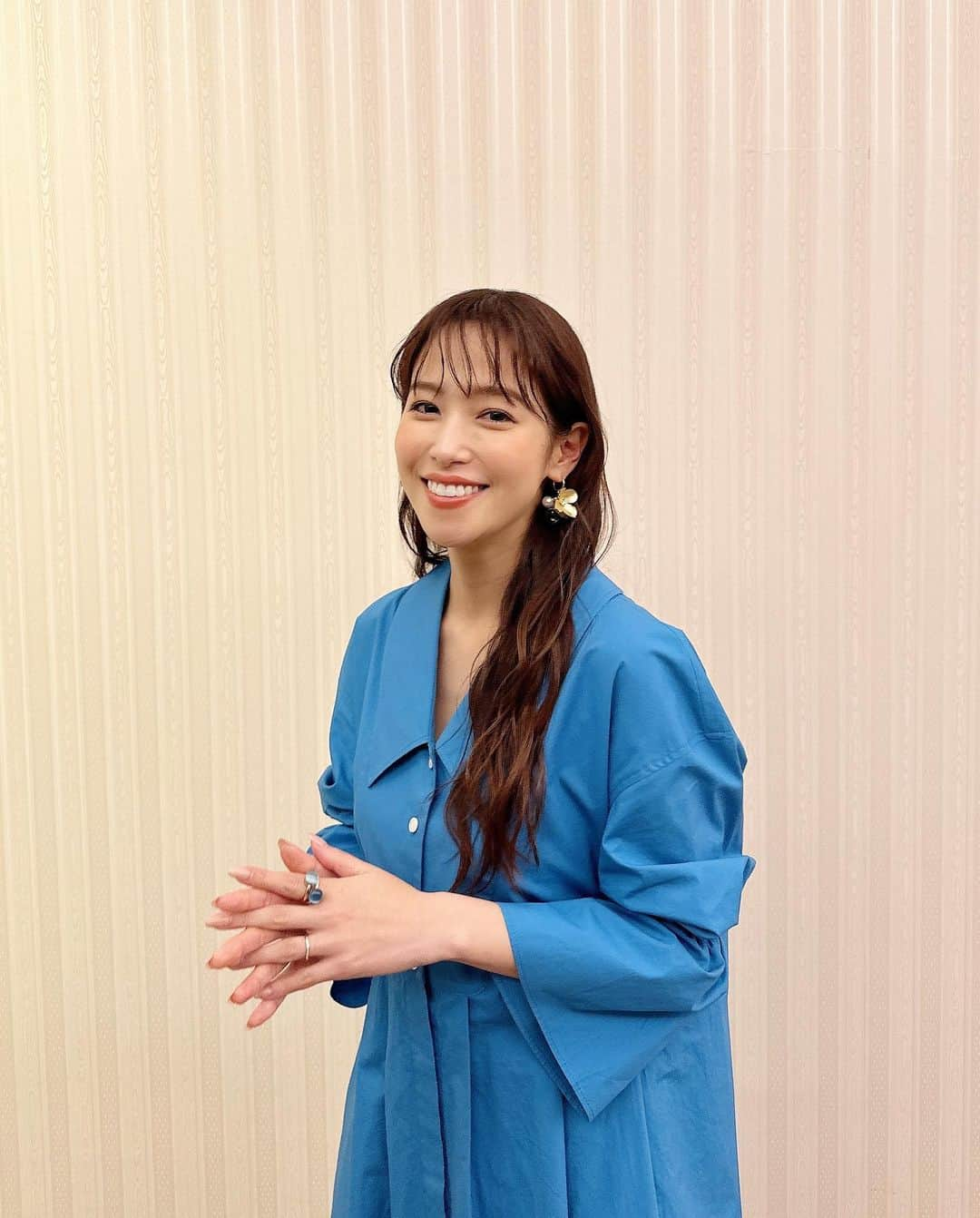 鷲見玲奈さんのインスタグラム写真 - (鷲見玲奈Instagram)「. 13時から、読売テレビ・中京テレビにて放送の「終わりが始まり」に出演しています☺️  移動サーカスの終わったあとや、成人式の終わったあと、マグロ漁船の終わったあと、推しアイドルの卒業ライブが終わったあとなど、普段はなかなかスポットライトを浴びない部分をクローズアップ✨️  そうだったんだ！！？  となること間違いなしの、勉強にもなる番組です😌  #終わりが始まり」2月25日 13時06分 - sumi__reina