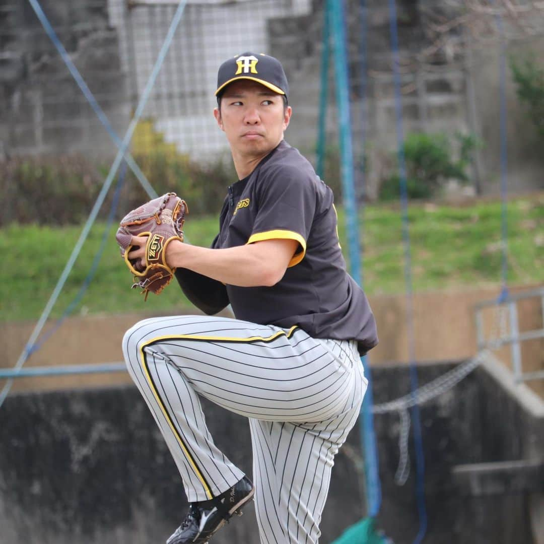 阪神タイガースさんのインスタグラム写真 - (阪神タイガースInstagram)「2月25日ヤクルト戦、本日の試合前練習の様子です！ #大竹耕太郎 選手 #石井大智 選手 #浜地真澄 選手 #糸原健斗 選手 #板山祐太郎 選手 #熊谷敬宥 選手 #中川勇斗 選手 #渡邉諒 選手 #坂本誠志郎 選手 #原口文仁 選手 #阪神タイガース  #宜野座キャンプ  #ARE」2月25日 14時01分 - hanshintigers_official