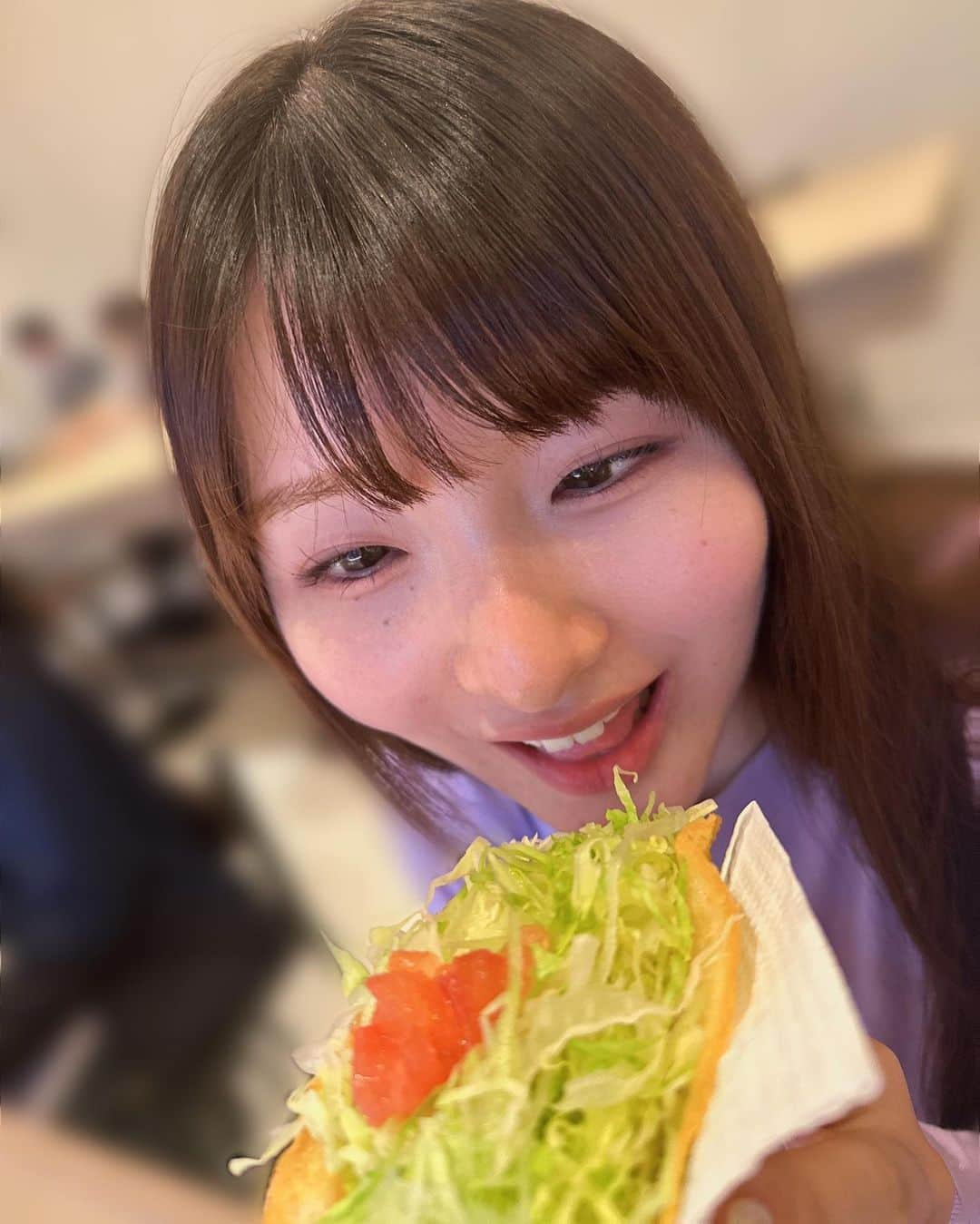 原つむぎさんのインスタグラム写真 - (原つむぎInstagram)「村上選手のまねっこシリーズ🌮  おいしくて何個でも食べれそう🤤  photo: @yoshio0529   #jamstacos  #沖縄タコス  #那覇グルメ #沖縄グルメ #つむグルメ   ⚠︎沖縄は食べ過ぎ注意の町です🤫」2月25日 17時53分 - haratsumugi