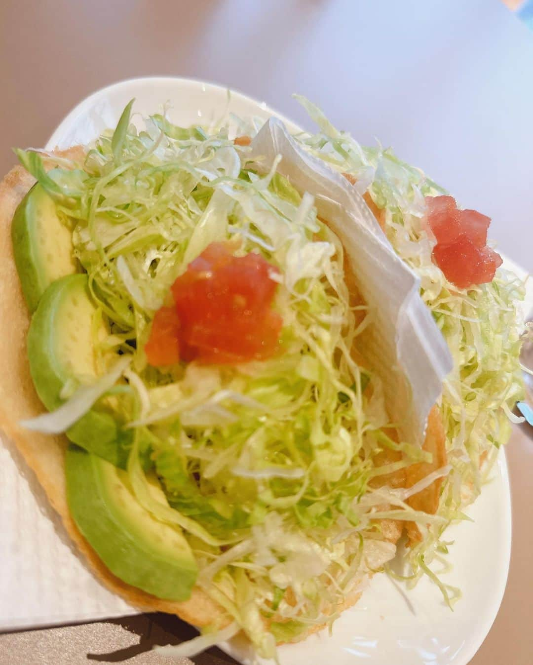 原つむぎさんのインスタグラム写真 - (原つむぎInstagram)「村上選手のまねっこシリーズ🌮  おいしくて何個でも食べれそう🤤  photo: @yoshio0529   #jamstacos  #沖縄タコス  #那覇グルメ #沖縄グルメ #つむグルメ   ⚠︎沖縄は食べ過ぎ注意の町です🤫」2月25日 17時53分 - haratsumugi