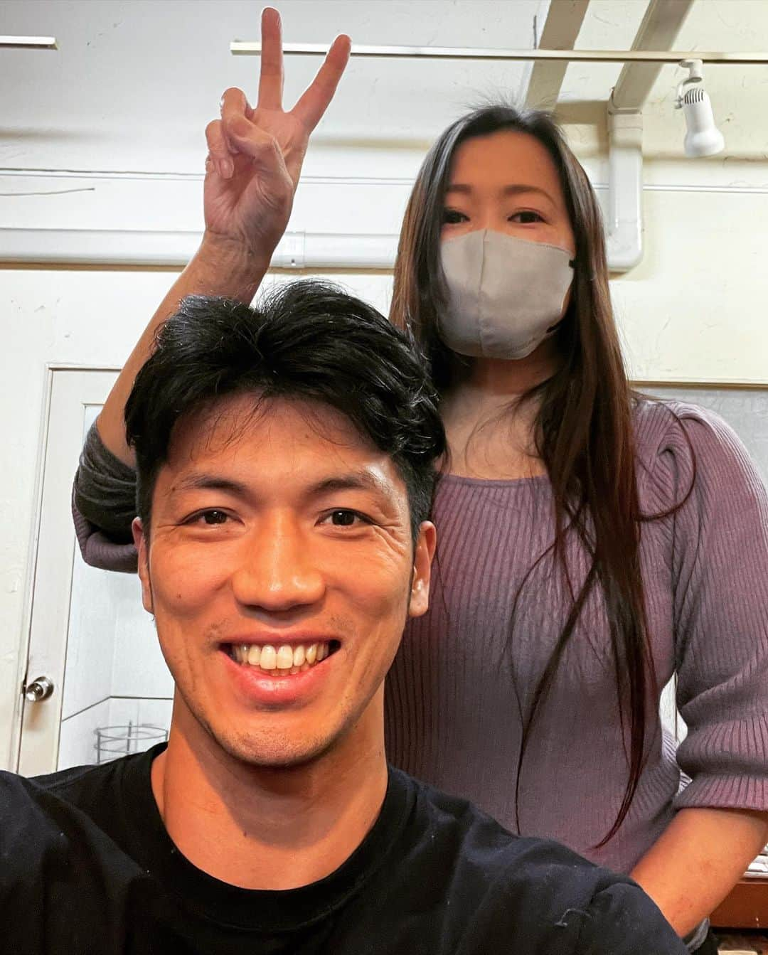 杉本知香さんのインスタグラム写真 - (杉本知香Instagram)「村田さん、せいじさん、えいじくん😆😆😆  #中目黒美容室#ドライヤー2秒 #村田諒太 🥊 #ロンドンオリンピックミドル級金メダリスト 元#WBA世界ミドル級スーパー王者 #千原せいじ #千原兄弟 #チハラトーク #インポッシブルえいじ  #インポッシブル」2月25日 21時11分 - sugimotoc